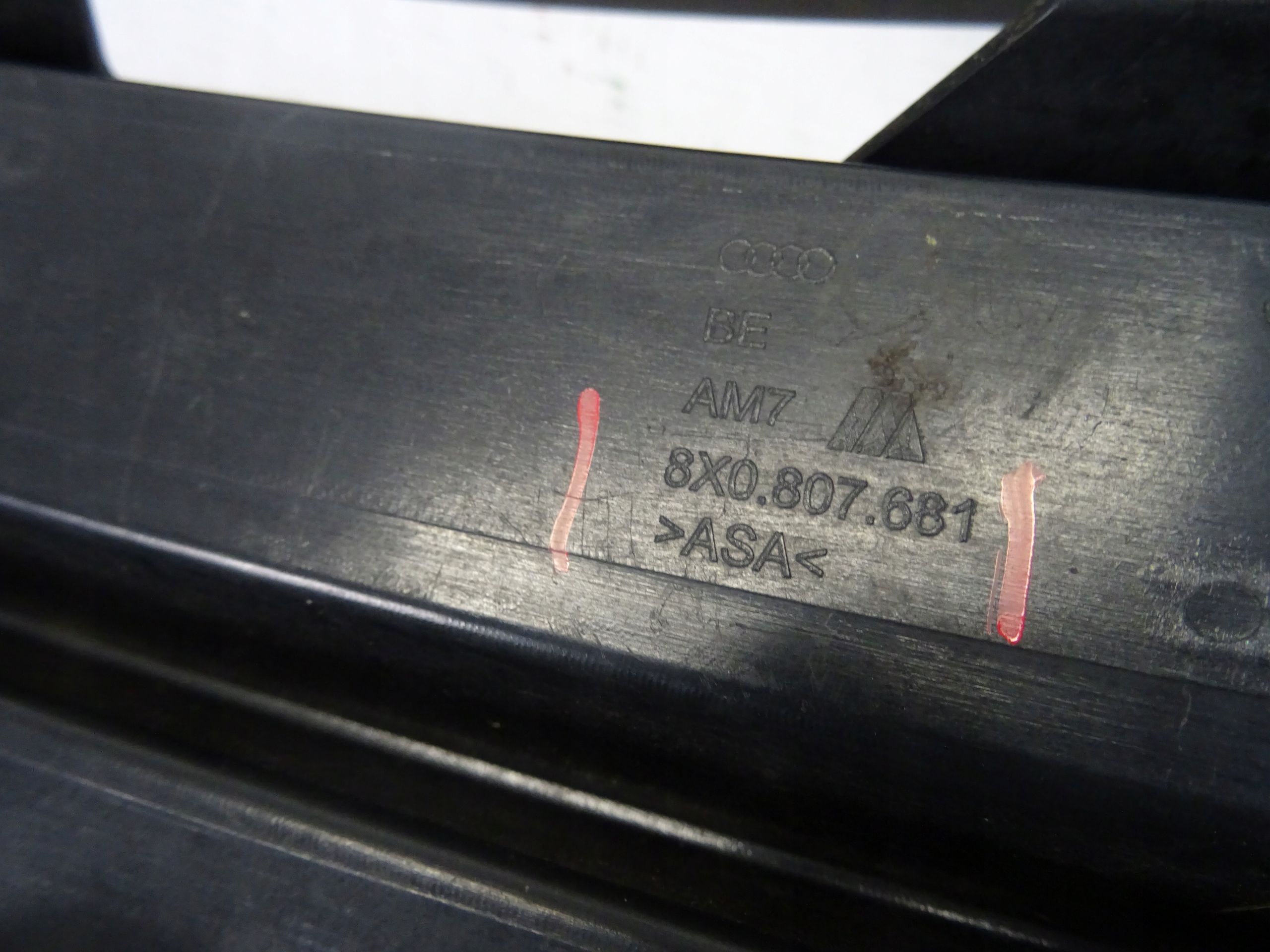 grid of a bumper left front AUDI A1 8X 8X0807681