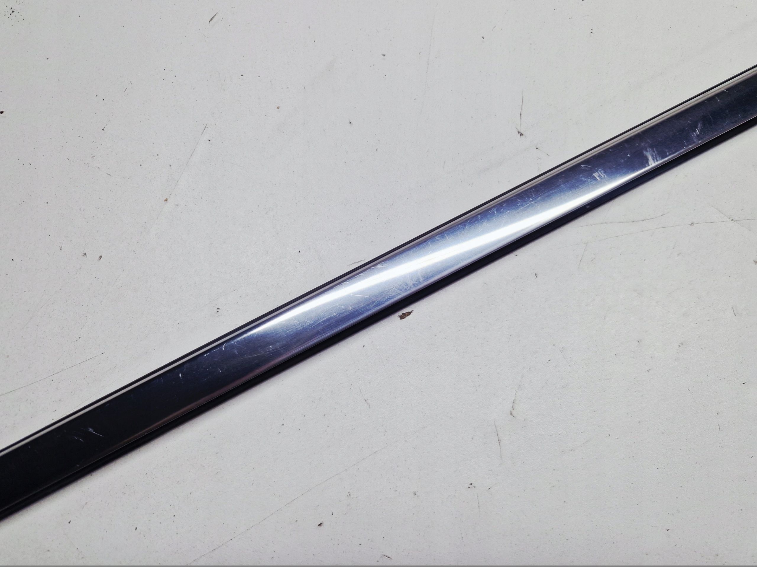 moulding dust CHROM door right front CITROEN C4 PICASSO II 9677090880