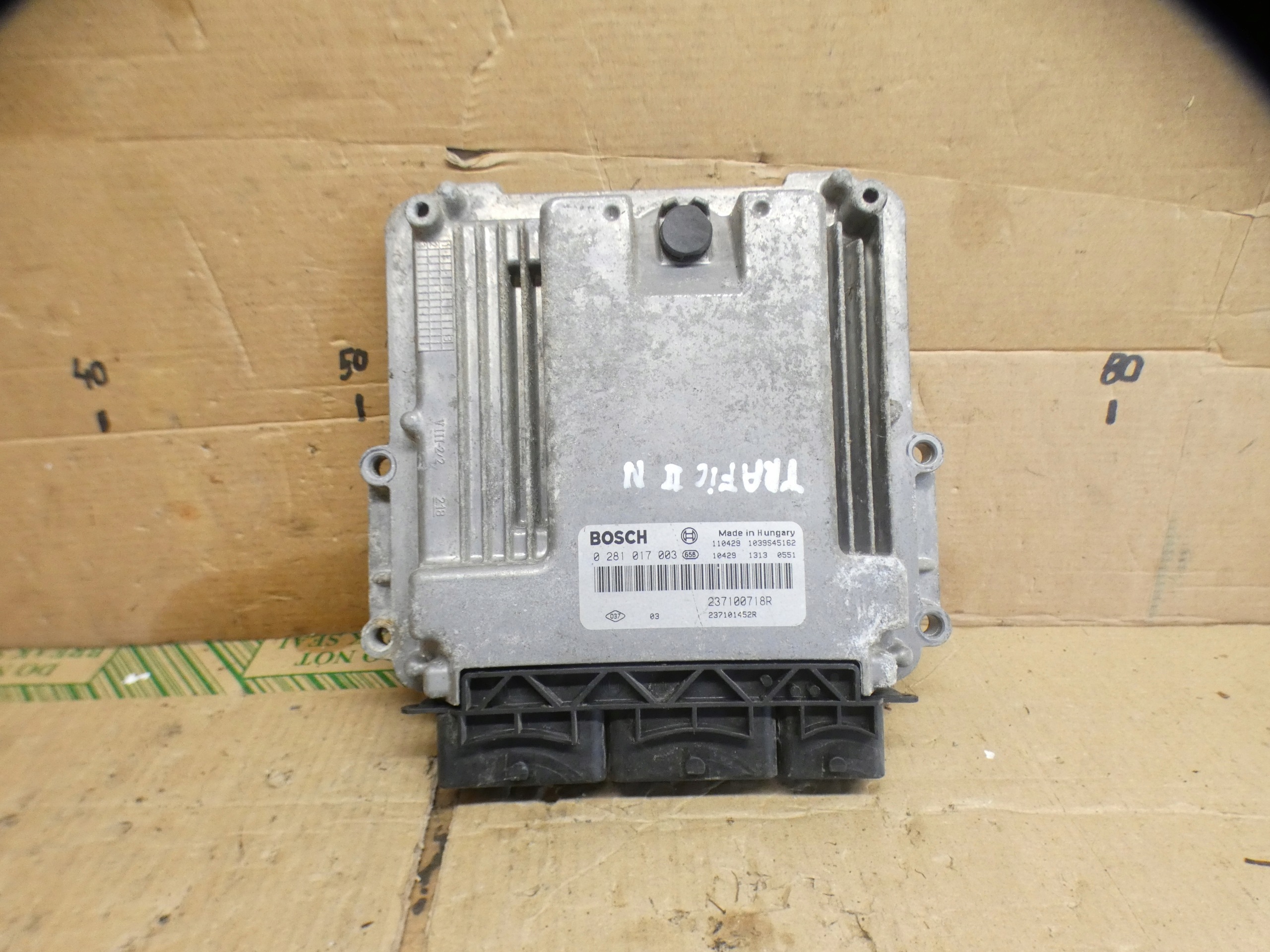 computer control unit of the engine RENAULT TRAFFIC II 0281017003