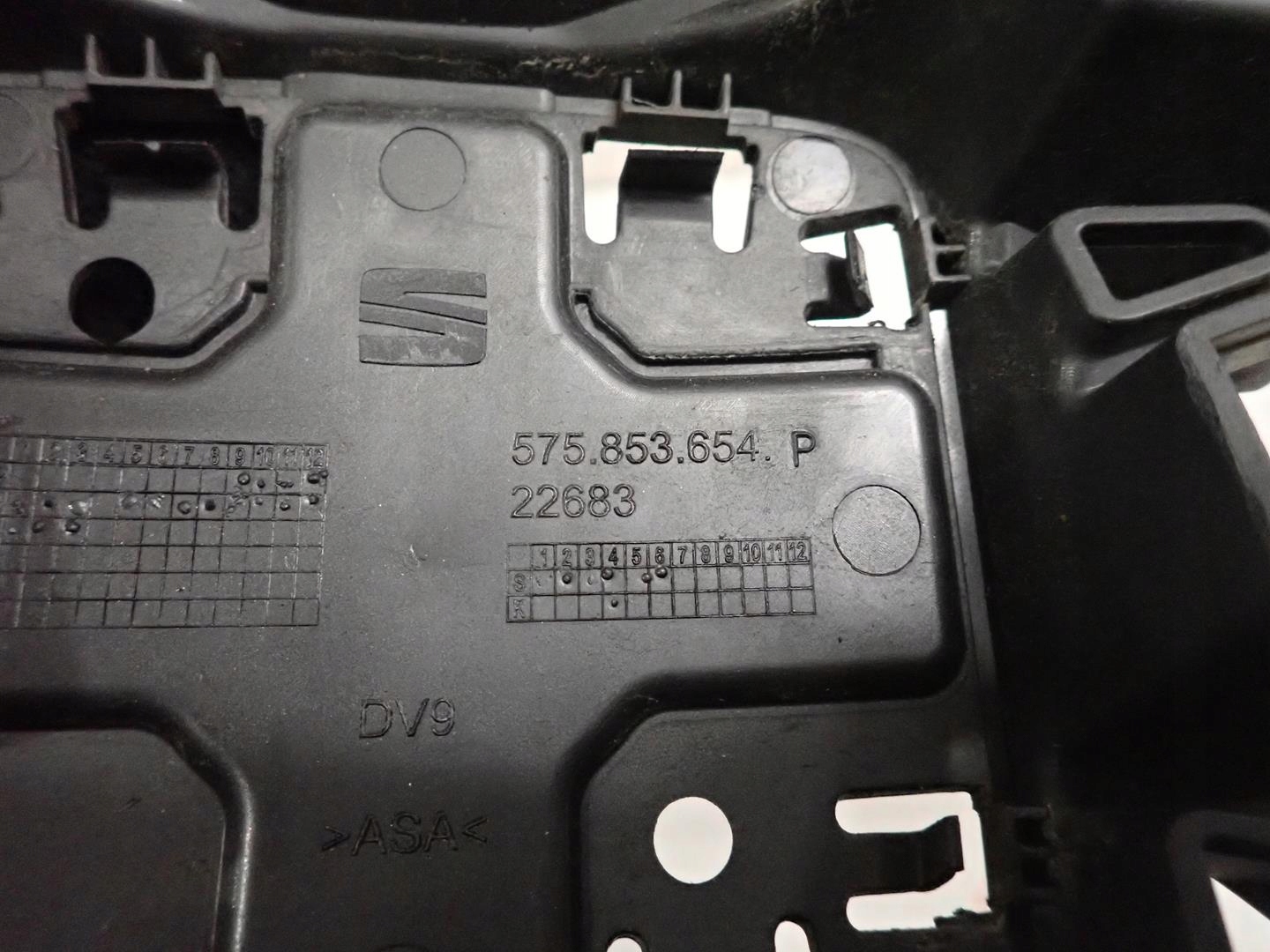 Grill SEAT ATECA LIFT 2020- 575853654P