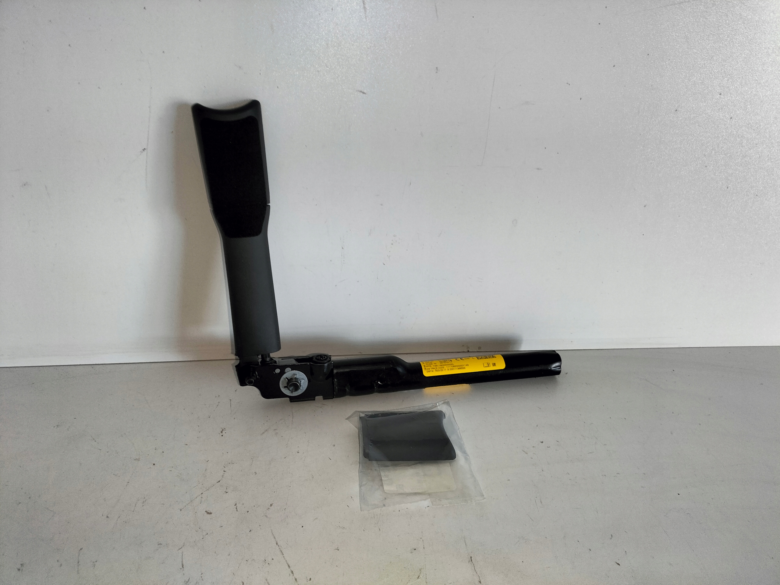 adjuster switch supports safety front left OPEL ASTRA 5 V K 15
