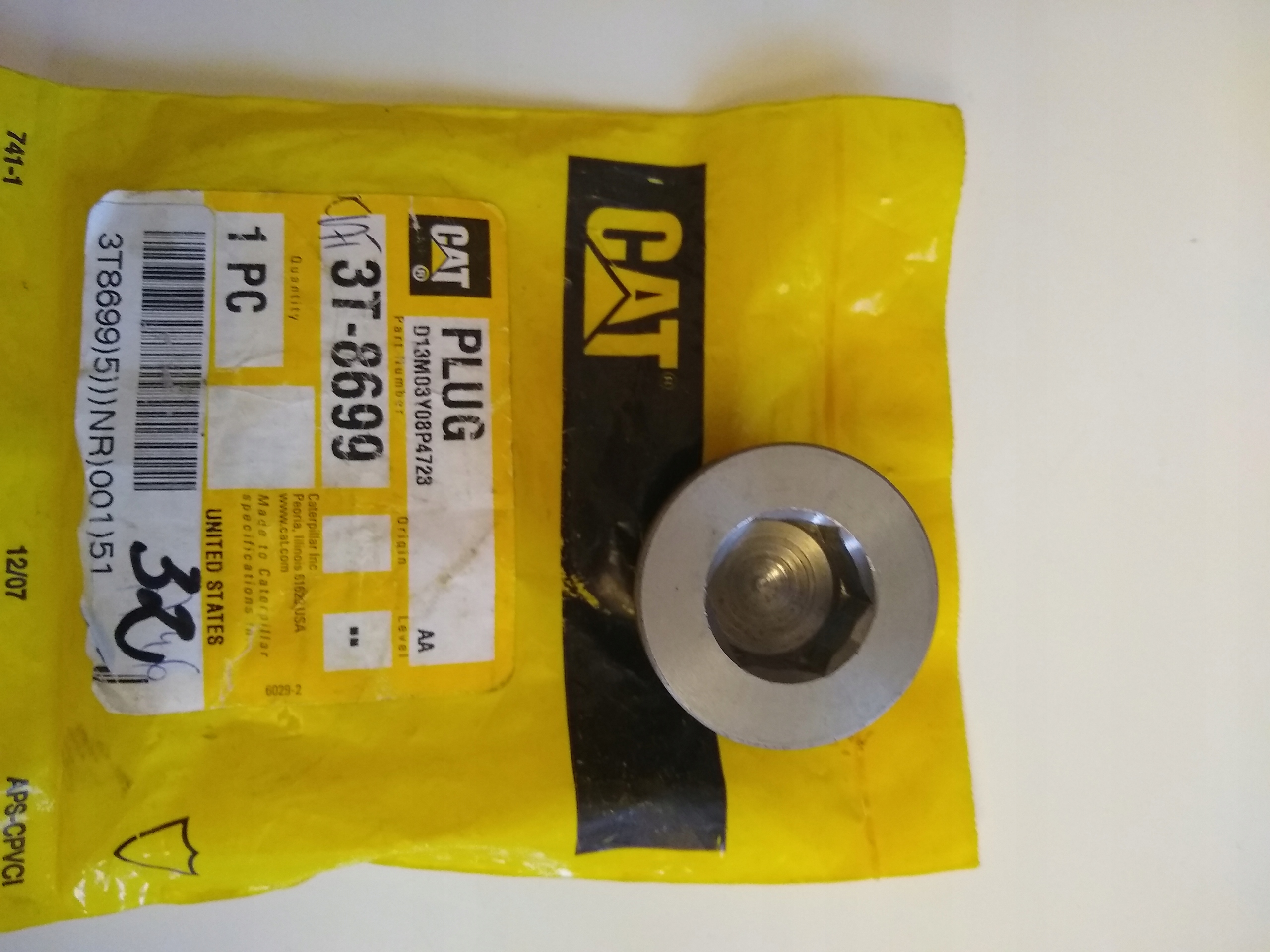Пробка CAT 3T-8699 колесная 930R M312 M313C M315