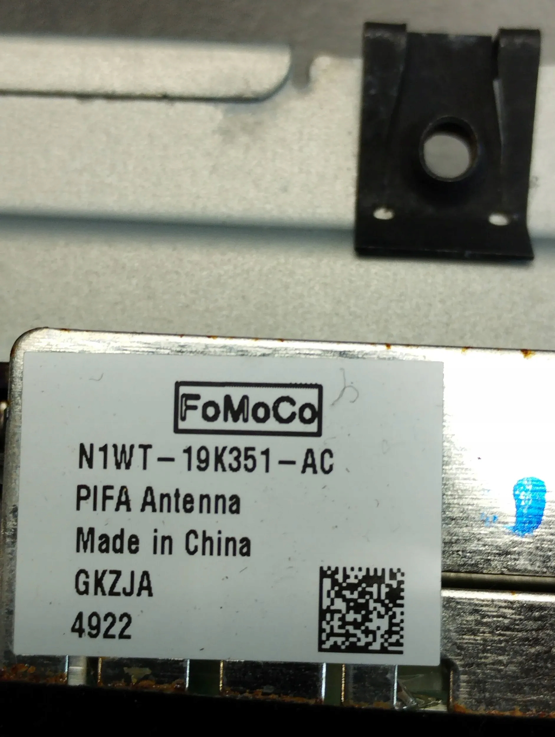 VW Amarok II ANTENA N1WT19K351AC