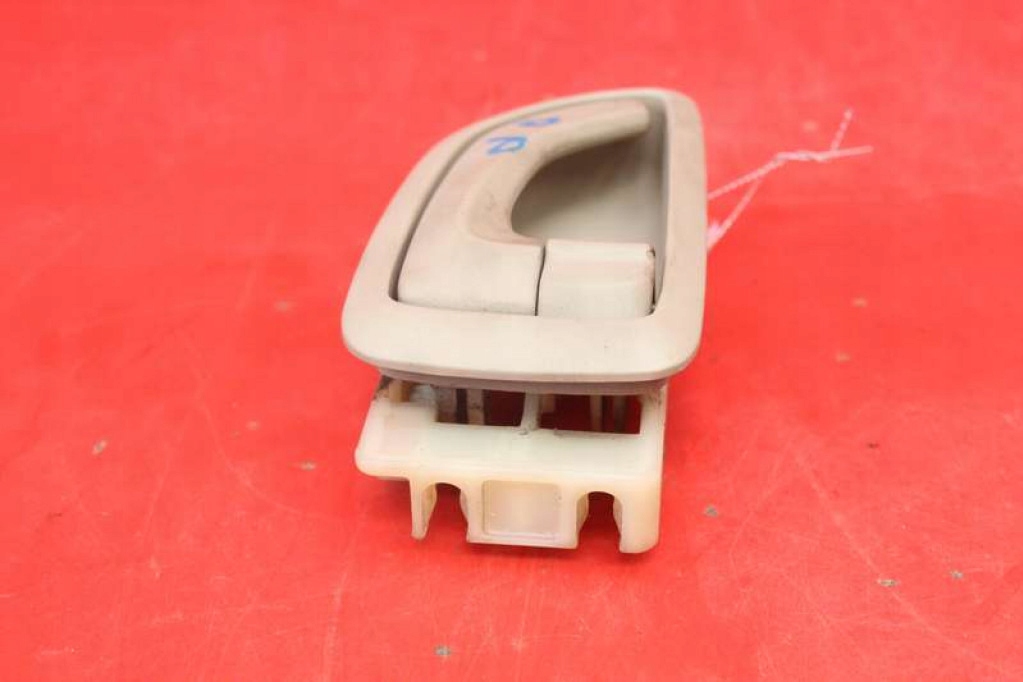 handle inner right front HYUNDAI TUCSON 1 and LIFT 04-10