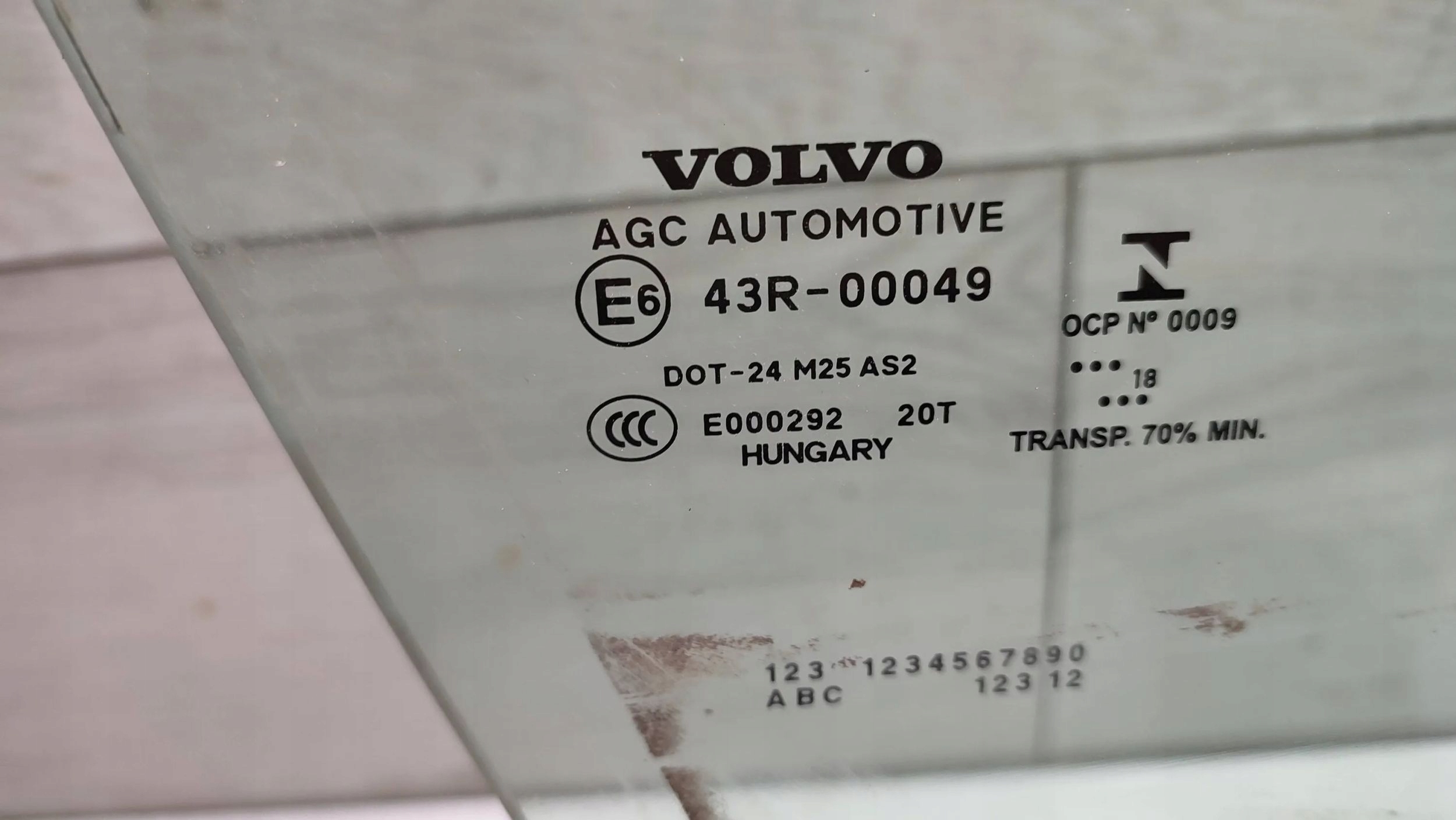 Volvo V40 2018 front side right window door