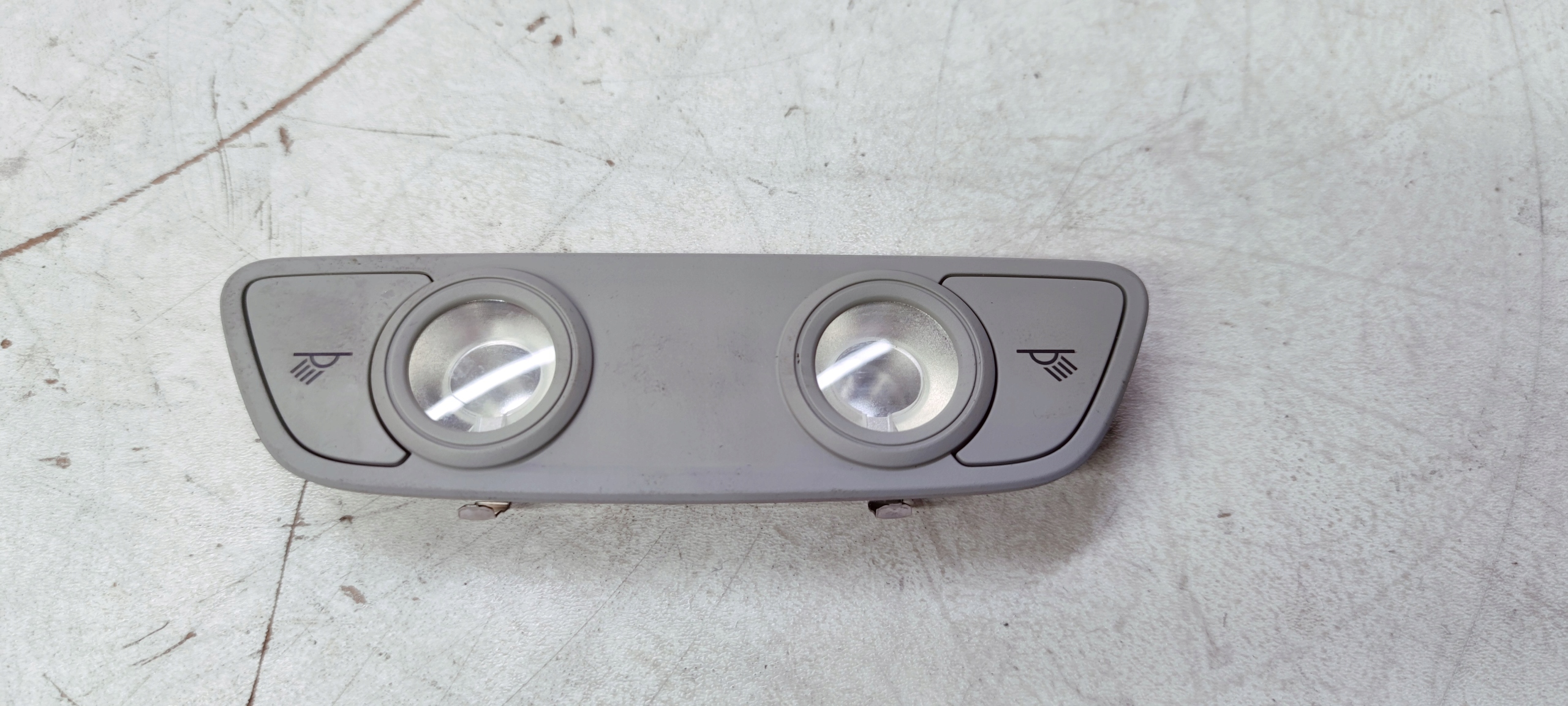 light PODSWIETLENIE cabs AUDI A4 B9 4M0947111 8W0947111