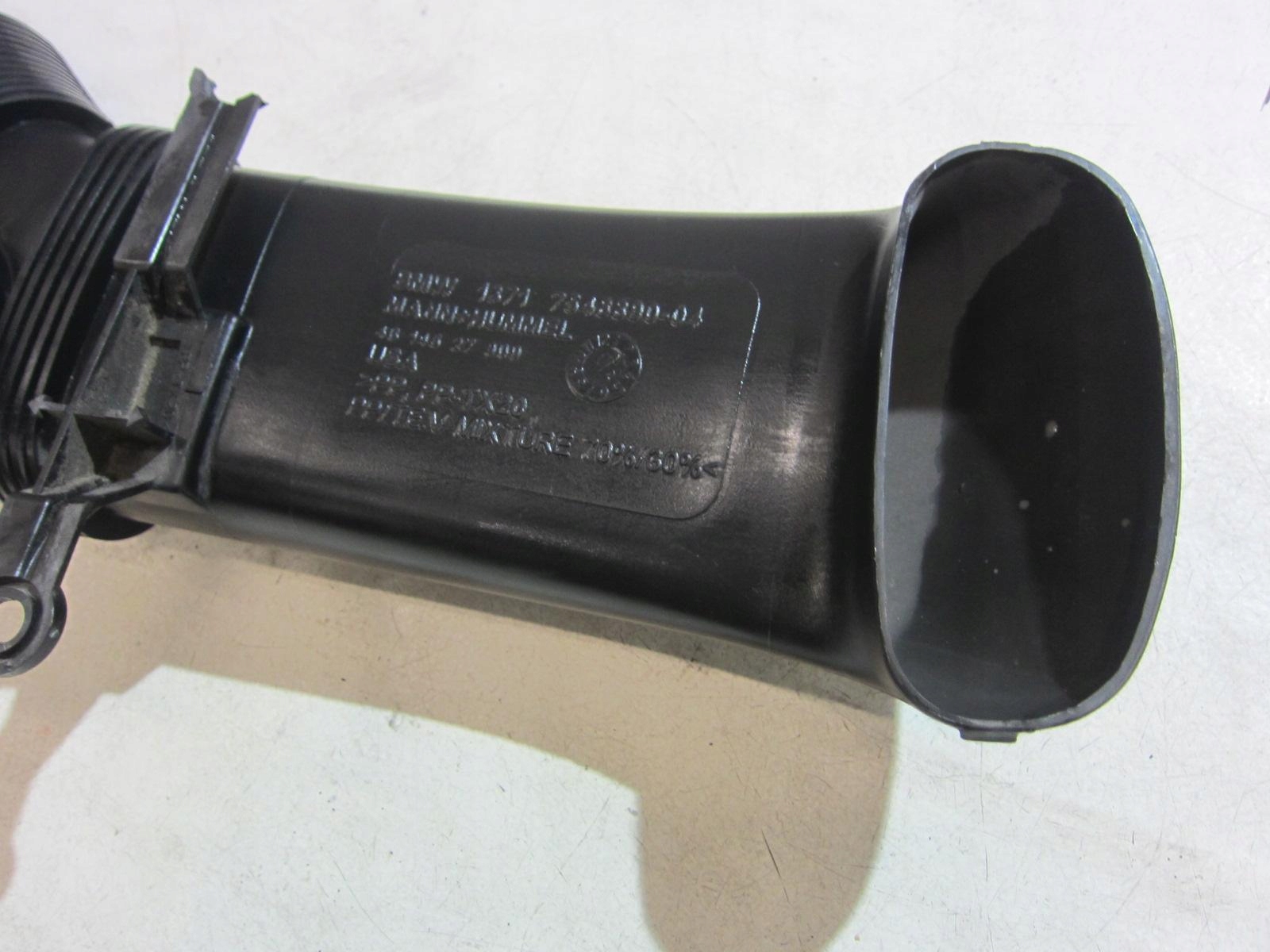 BMW E70 X5 3.0 pipe air hose drain 7548890