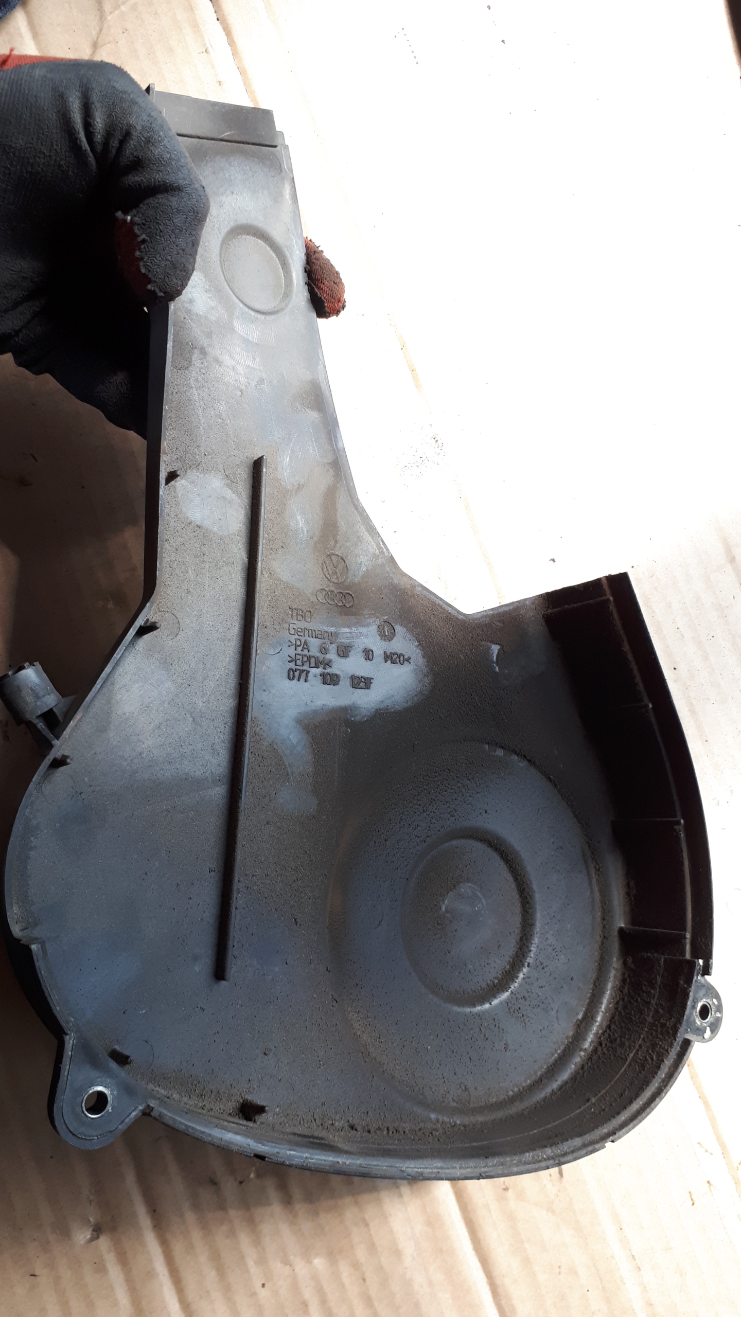 A8 D3 cover gearbox cover 4.2 FSI 077109123F