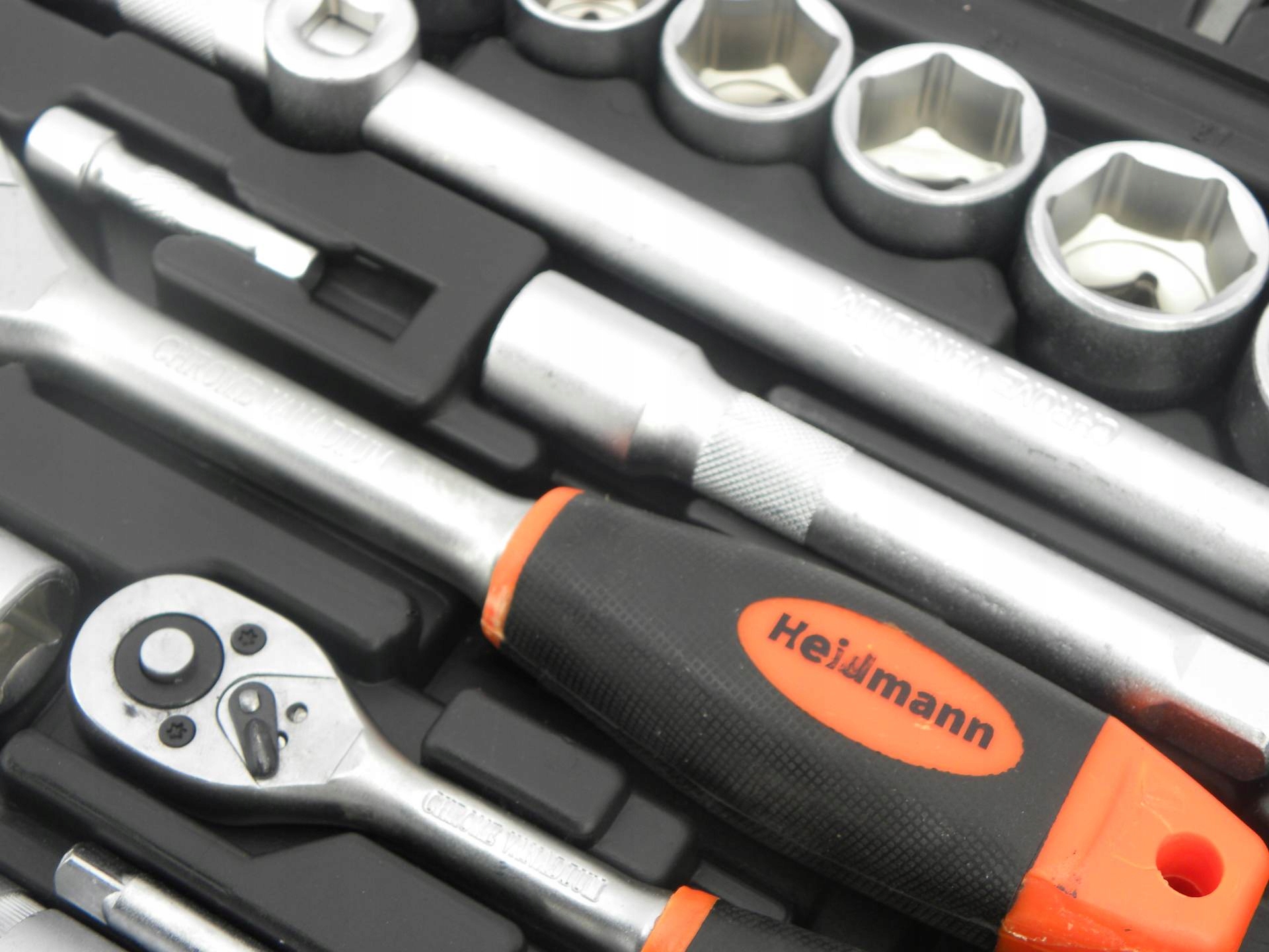 ZESTAW KLUCZY NASADOWYCH KLUCZE NASADOWE 108 EL Liczba elementów w zestawie 108