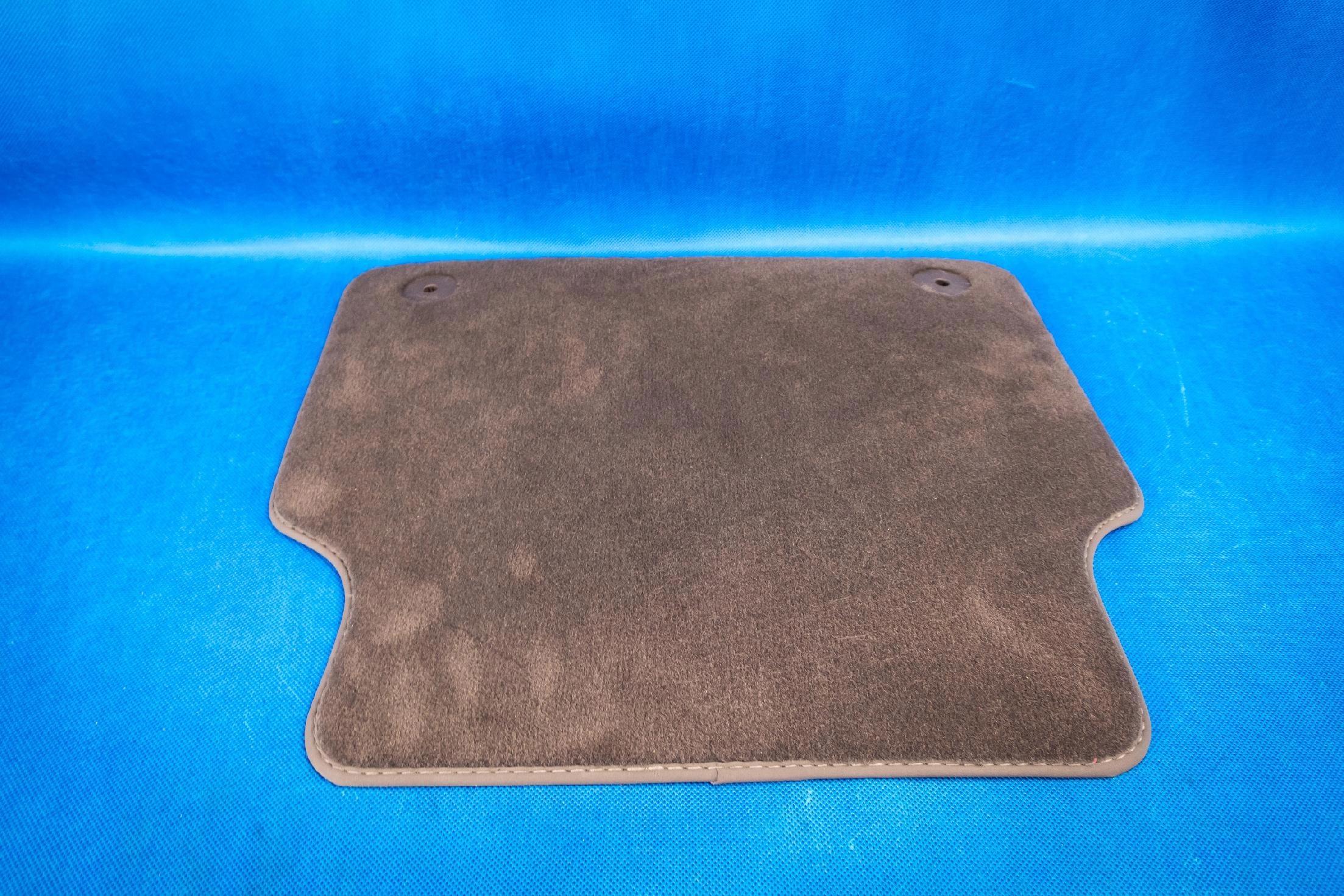 mat left rear part Audi A8 S8 4H 4H0863731G GU4
