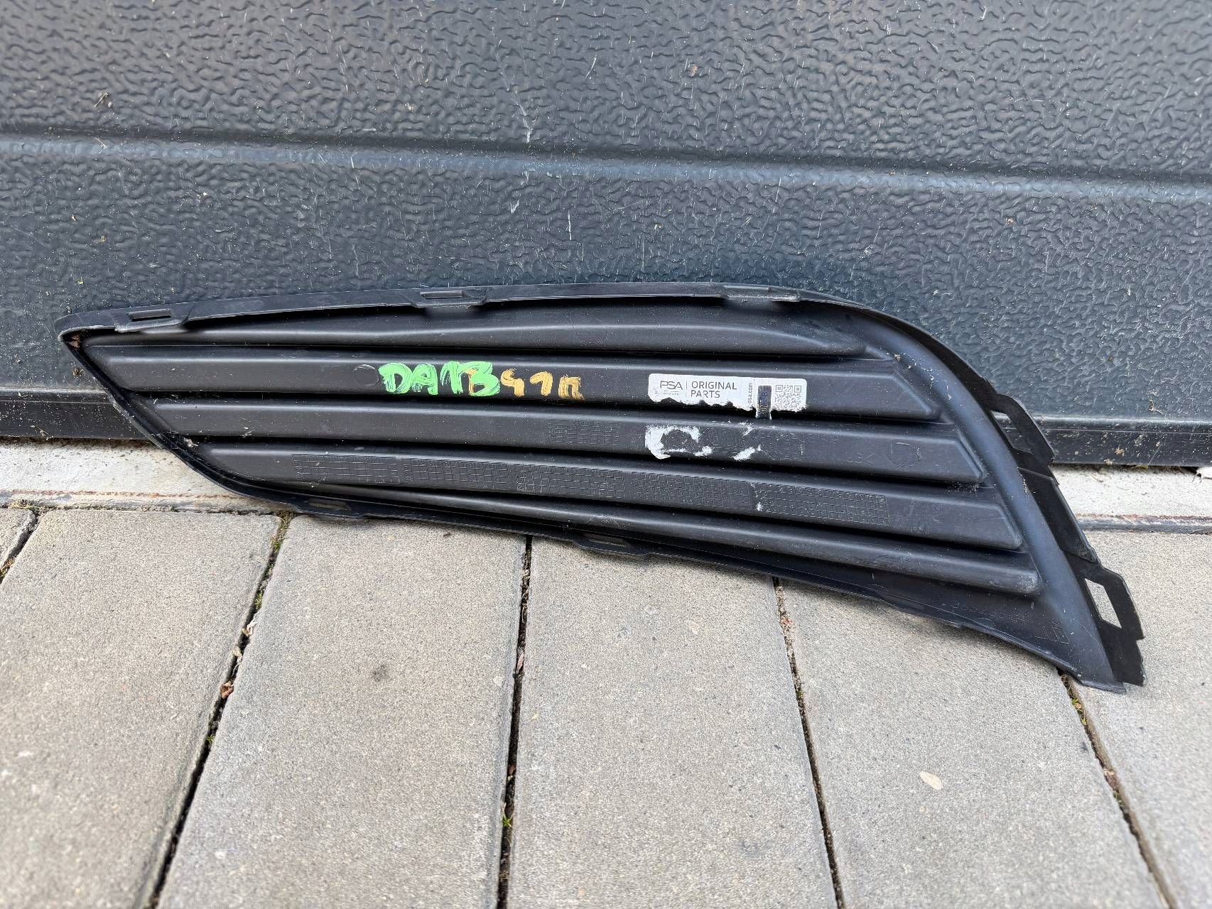 OPEL ASTRA K 5 grille grid of a bumper right front 13448413