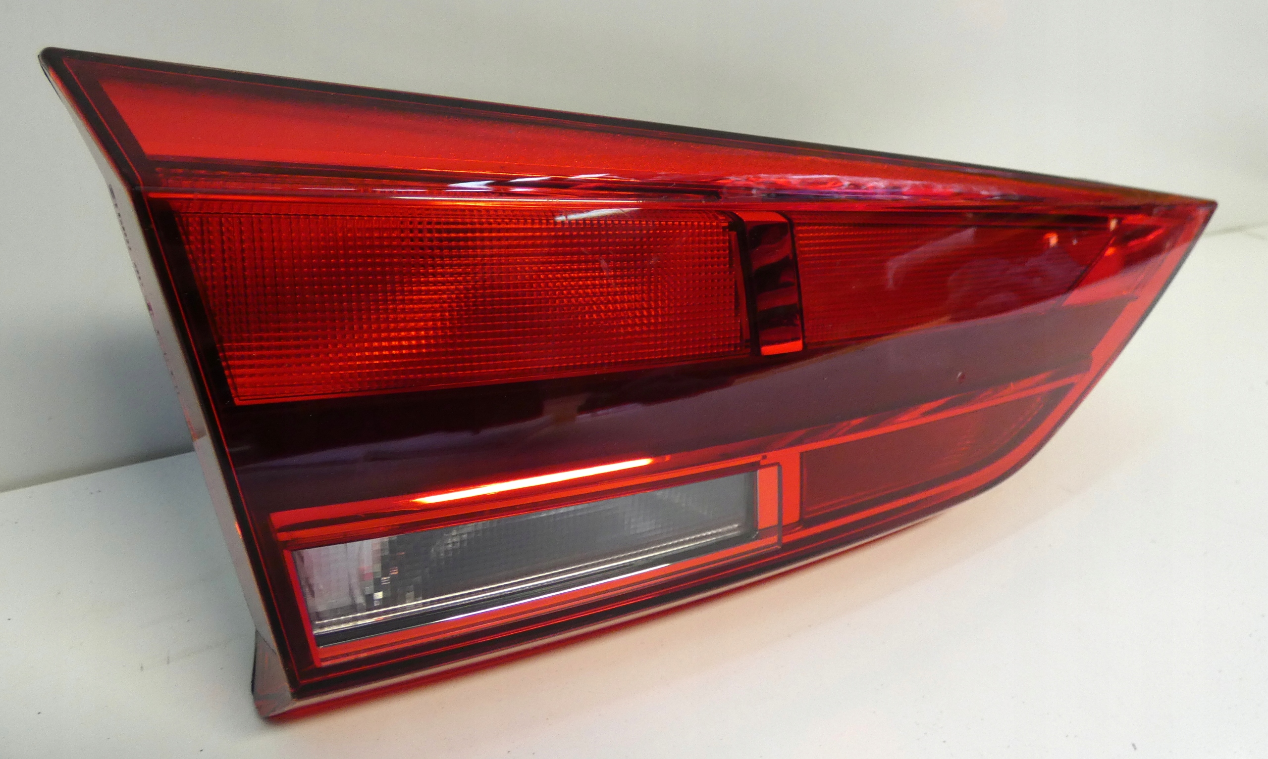 AUDI Q3 83A945075 2018- light rear part left rear