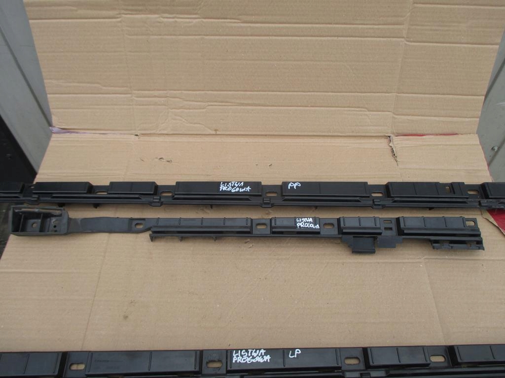 BMW 7 F01 08-15 ŚLIZG LISTWY PROGOWEJ PRAWEJ