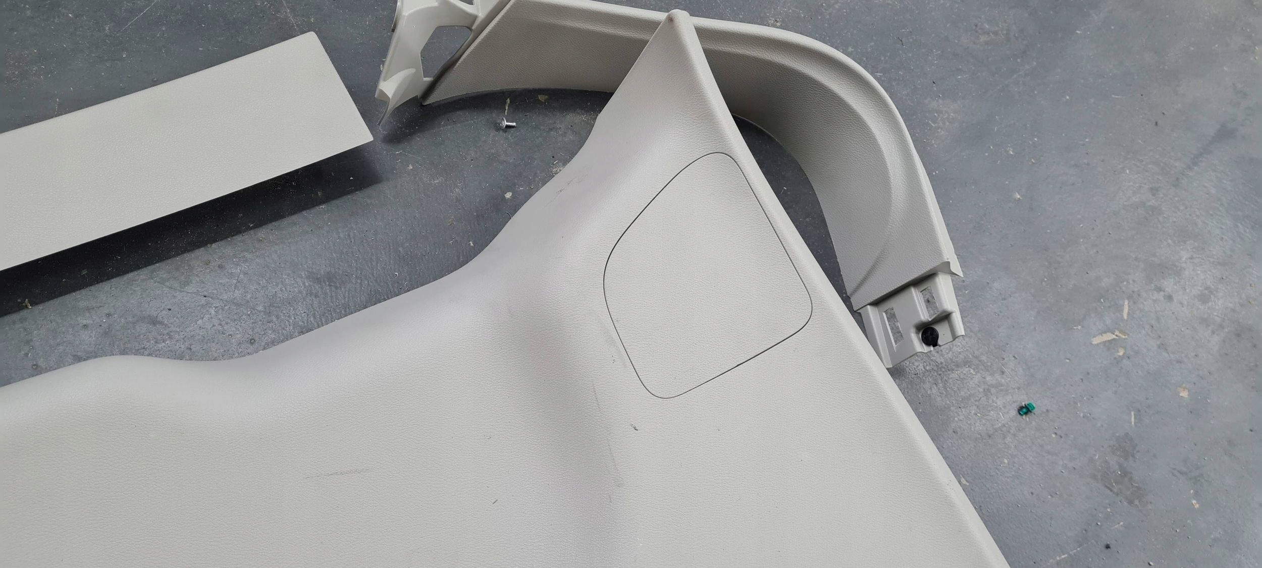 Chrysler Pacifica 2022 cover side bonnet boot rear part 6PP36PD2AA