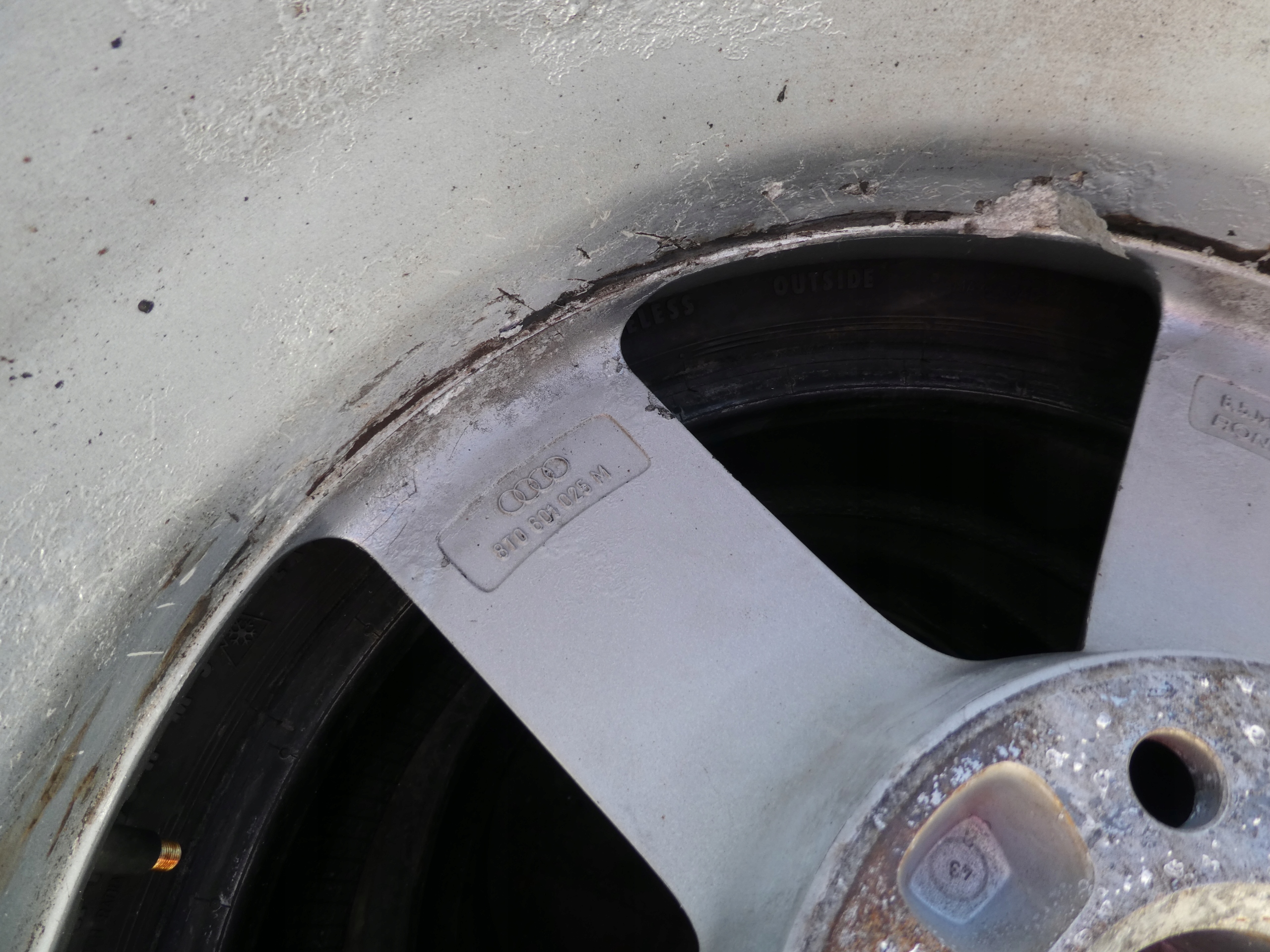 4X ALU discs original AUDI 8T0601025M