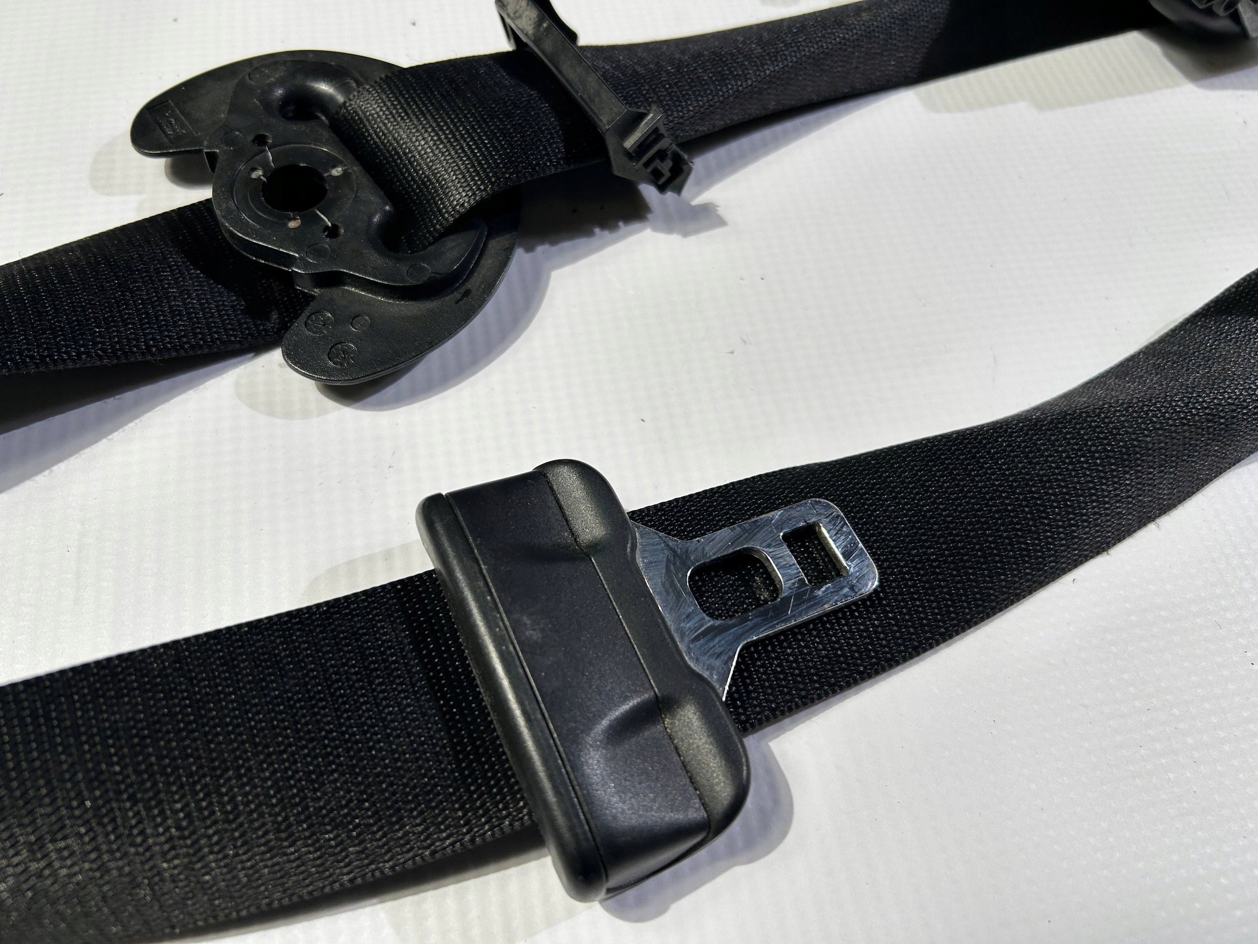 tension belt safety front front left driver´s Maserati Ghibli M157 2013