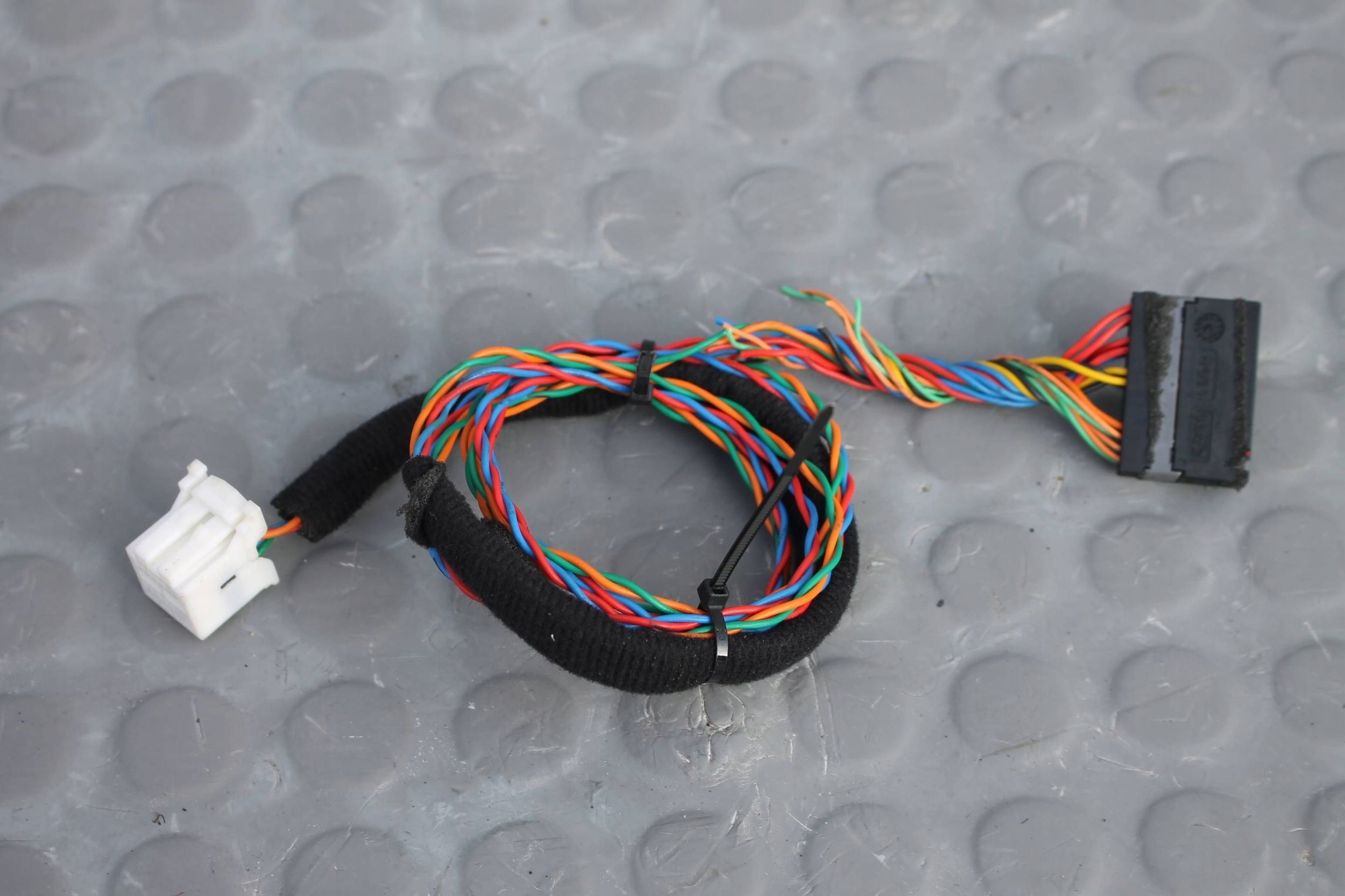 радио экран 96560H8461FHV kia STONIC GT как