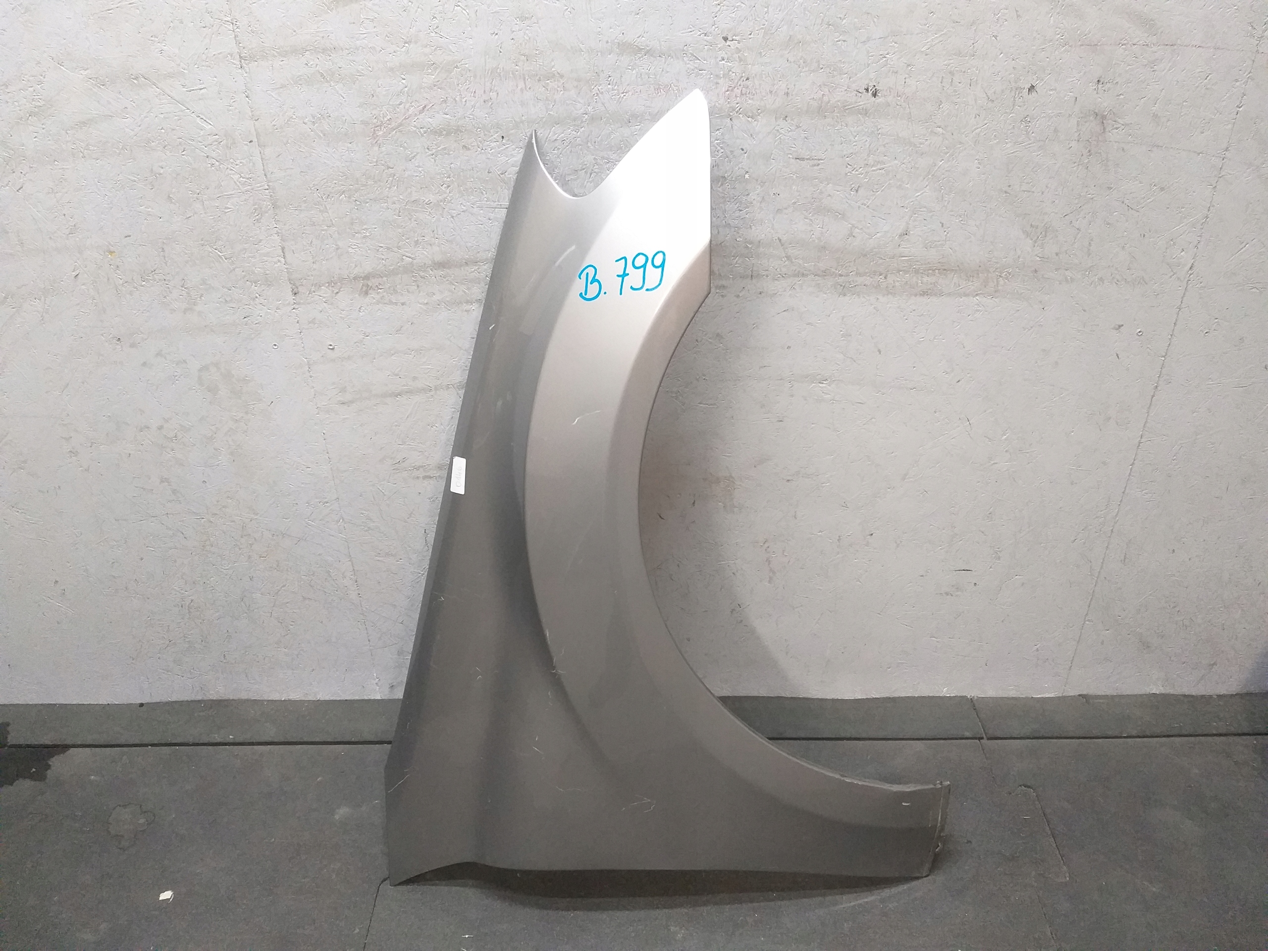 FENDER FRONT RIGHT MERCEDES ML W164