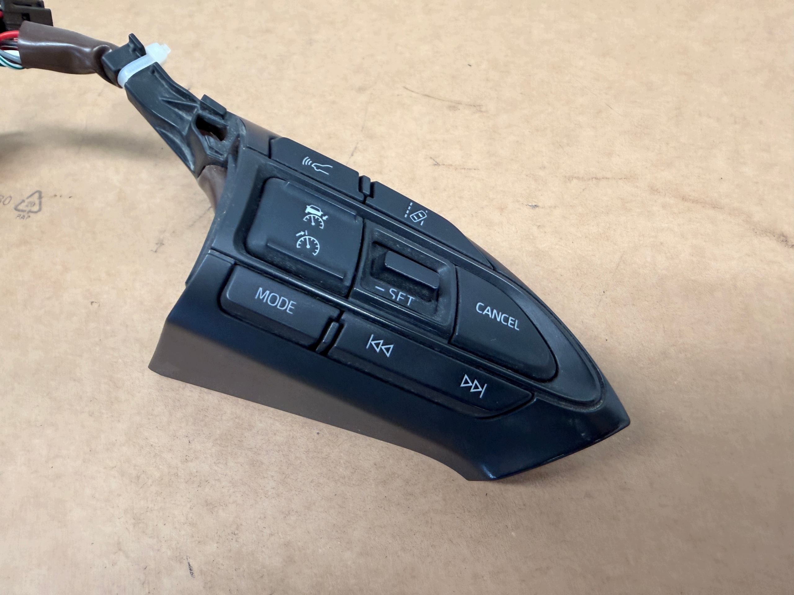 Toyota Yaris IV multifunkcja Volant