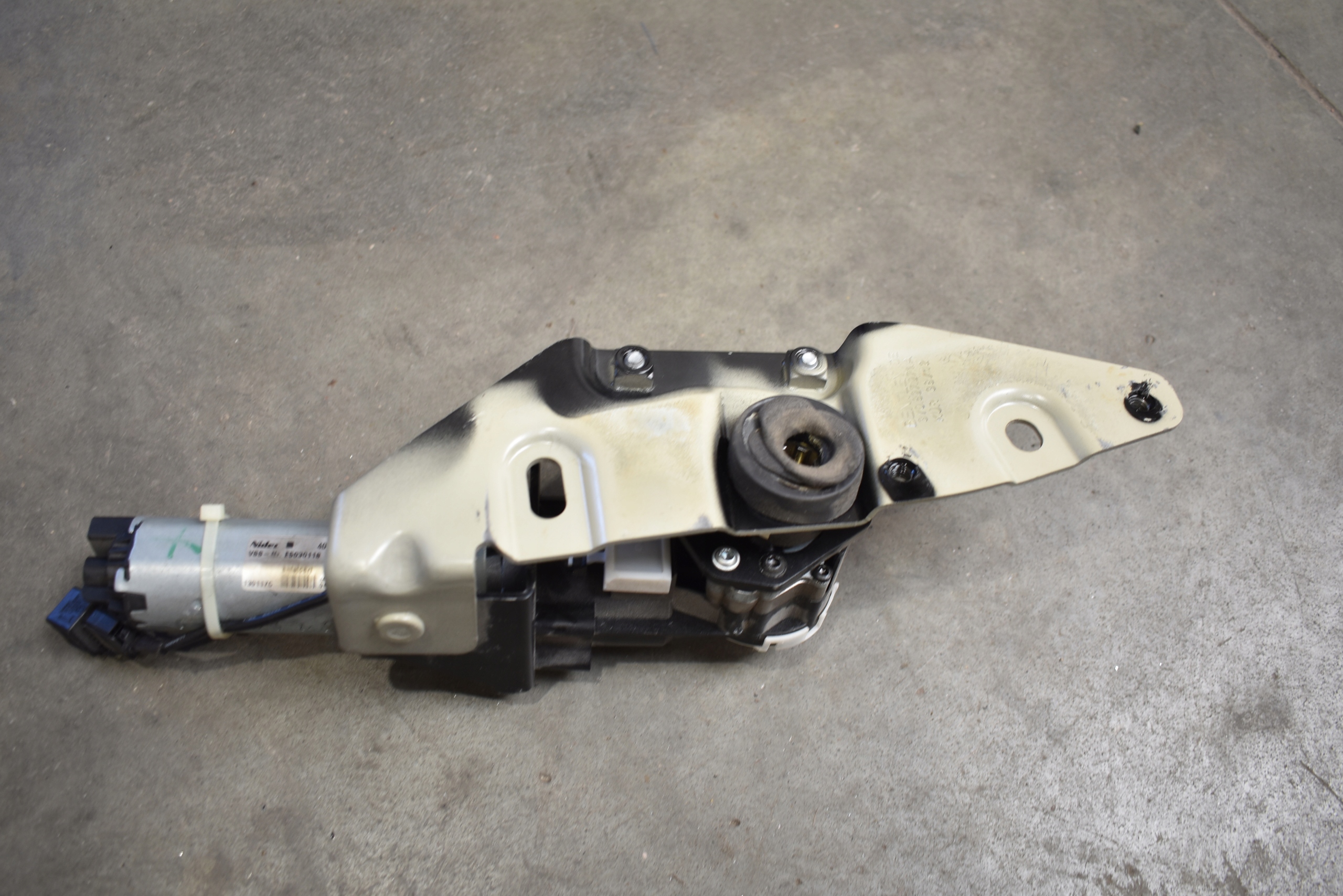 IDEALNY engine bonnet boot left + holder BENTLEY FLYING SPUR 15R. 1