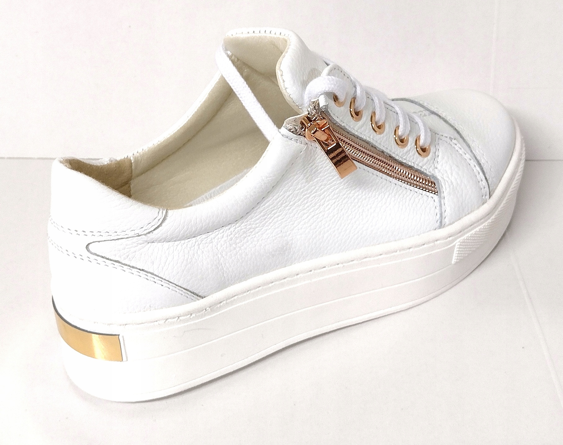 UNI-57 WYGODNE STYLOWE PÓŁBUTY TRAMPKI SKÓRA 39 Kolor biały