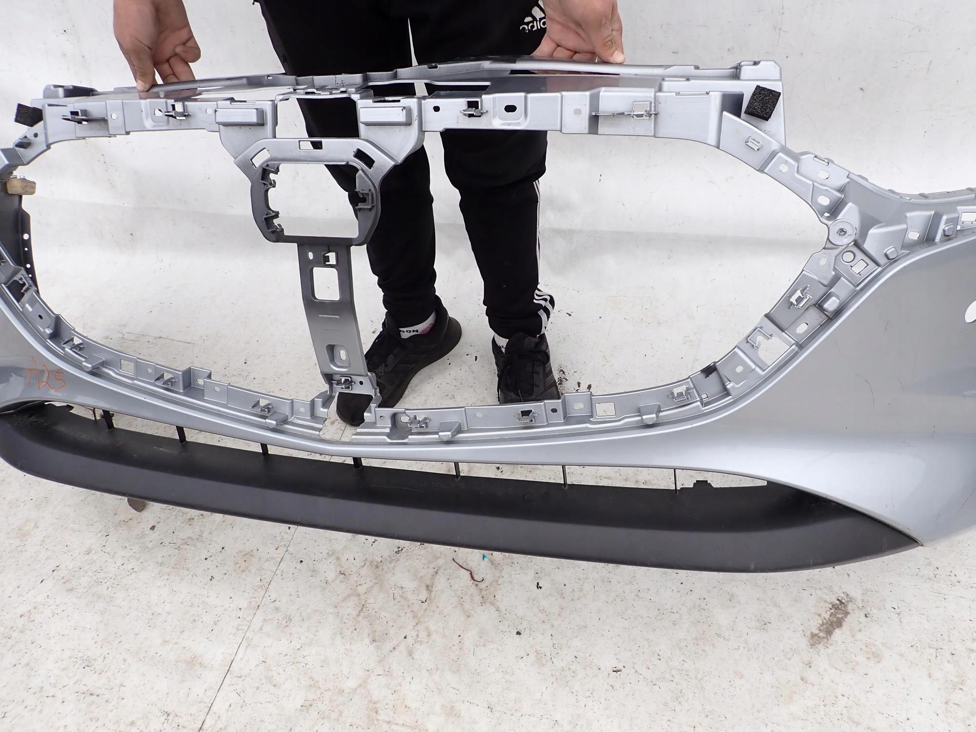 MAZDA 3 IV 19-> bumper front front PDC
