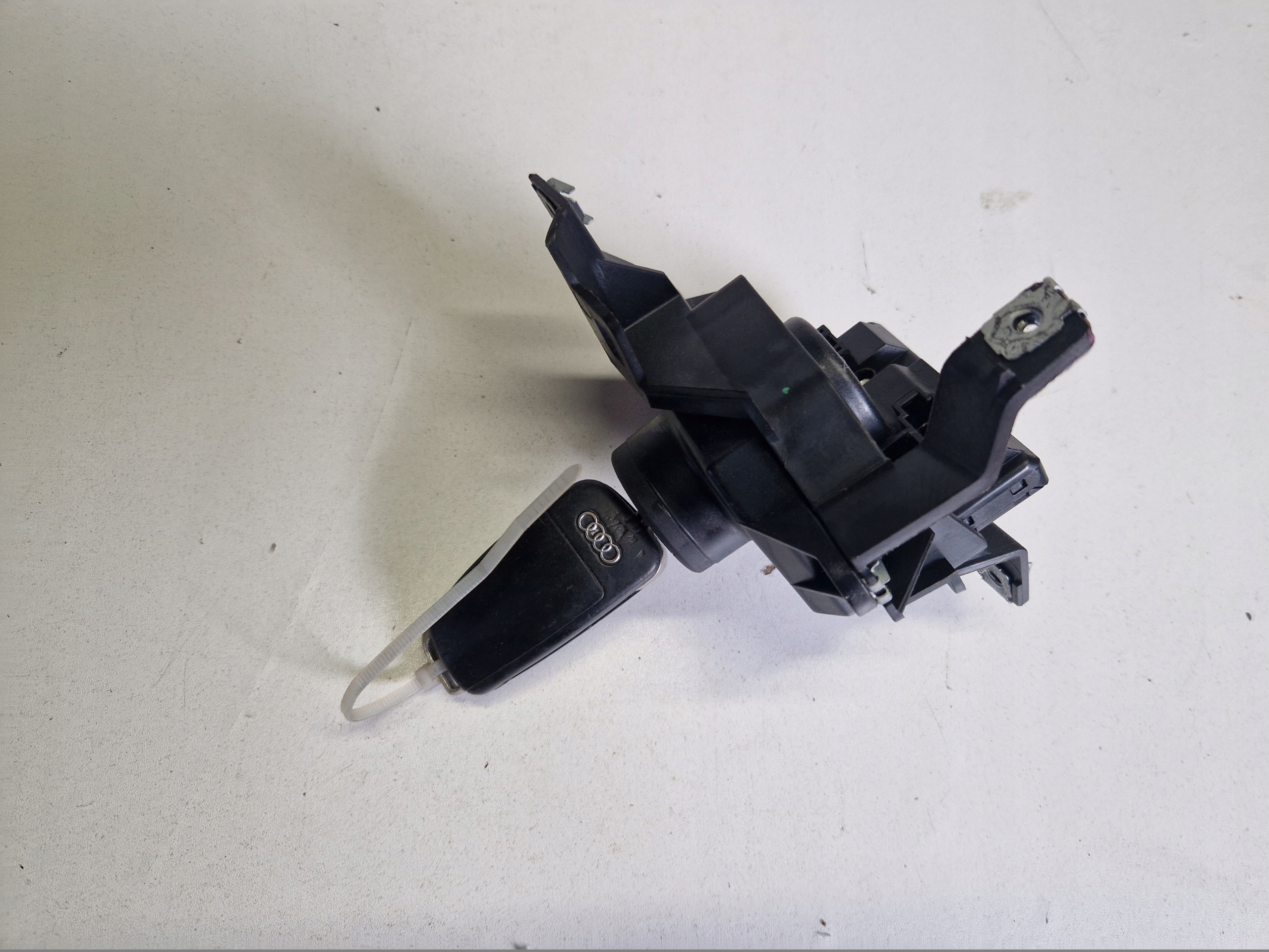 AUDI Q7 4L ignition key 4F0910131G