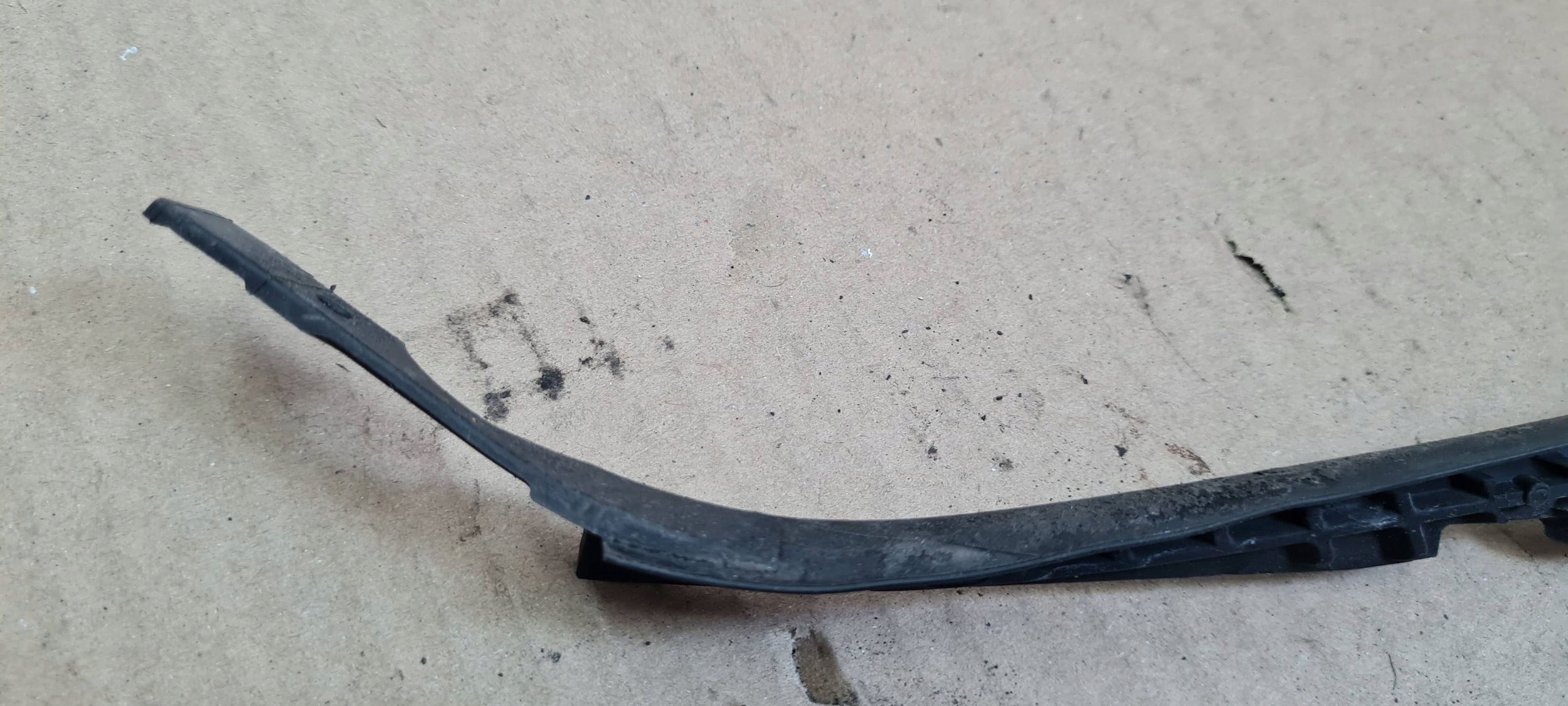 A4 B9 8W gasket rubber lights REFLEKTORA left left front 8W0941191