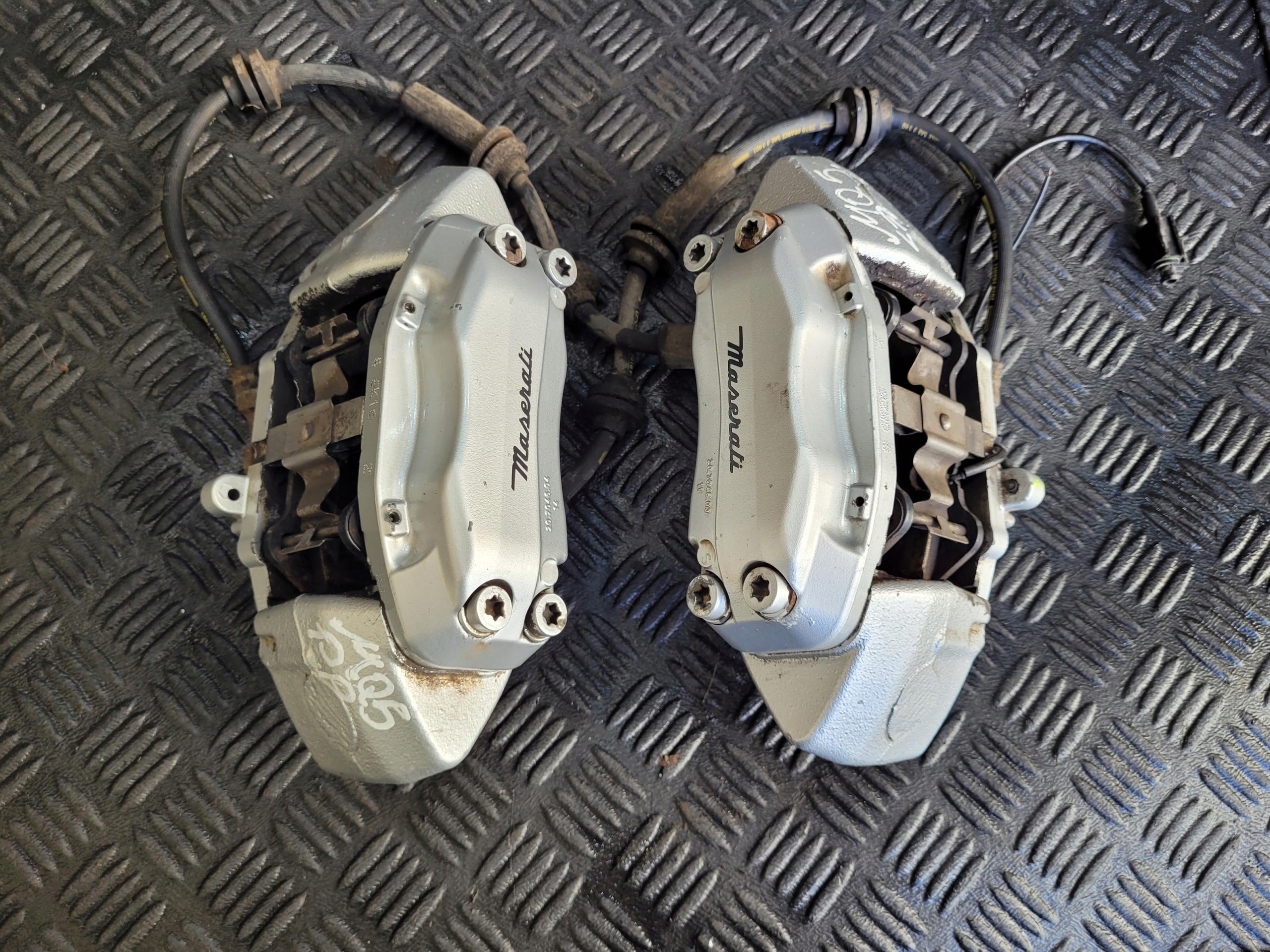 caliper front rear part left right KOMPLET BREMBO MASERATI QUATTROPORTE V 4.2