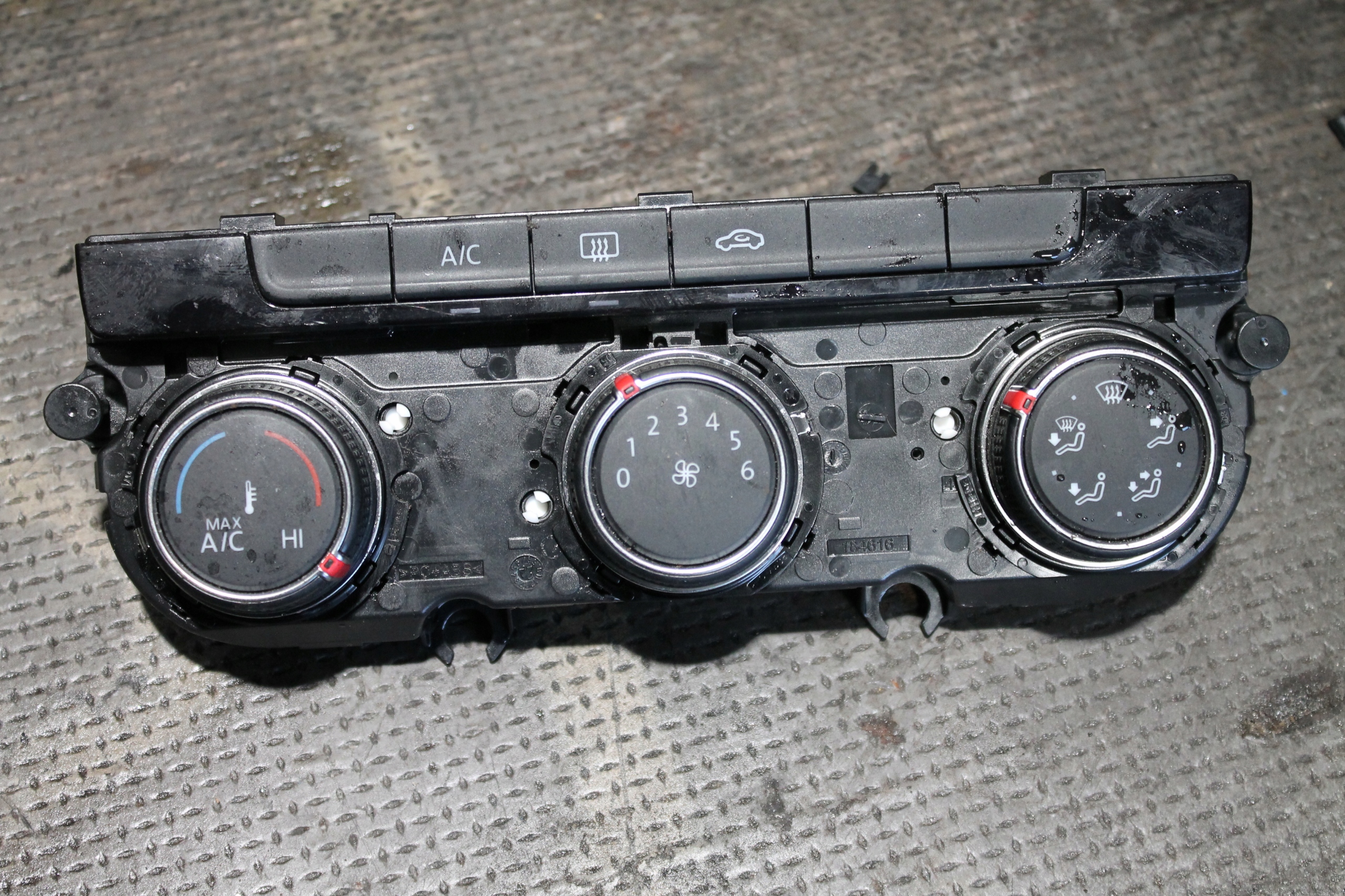 3361. PANEL klimaanlage VW T6.1 7LA907426D