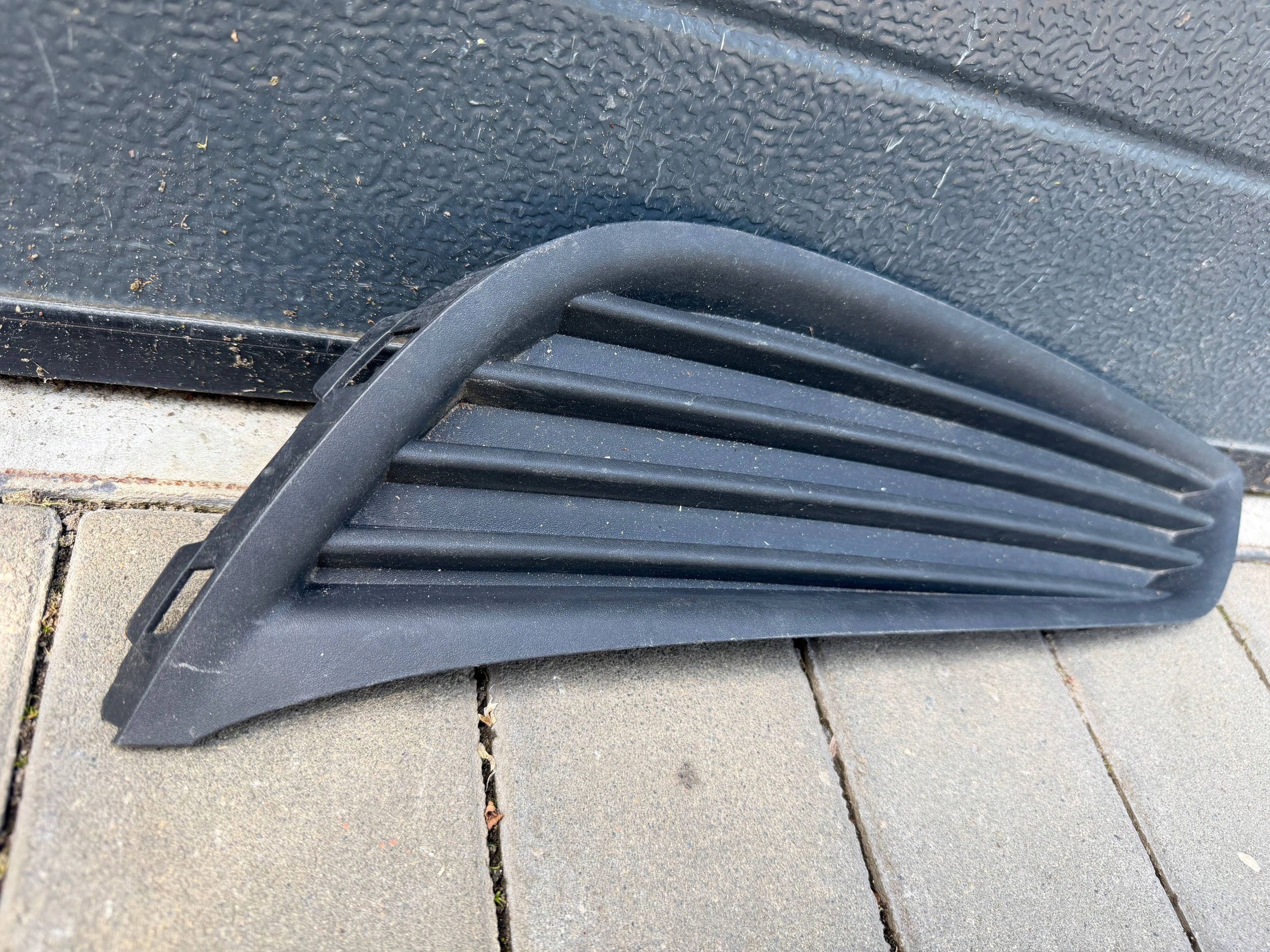 OPEL ASTRA K 5 grille grid of a bumper right front 13448413