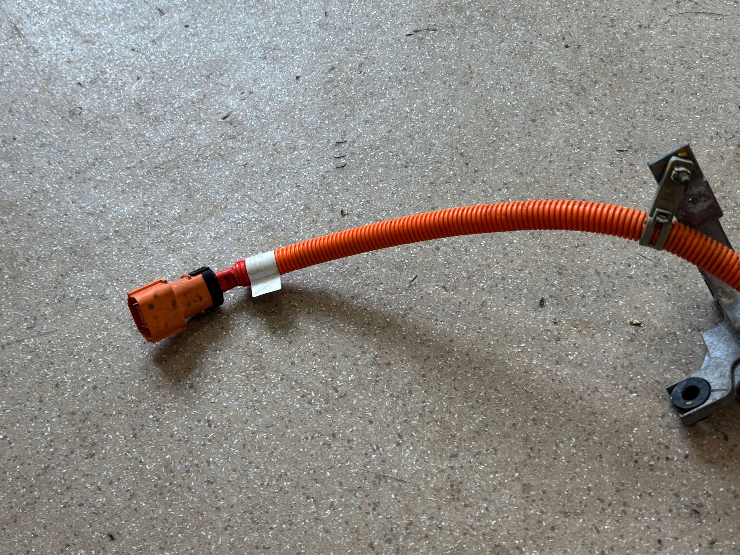 вентилятор Hyundai IONIQ 5 375W2GI100