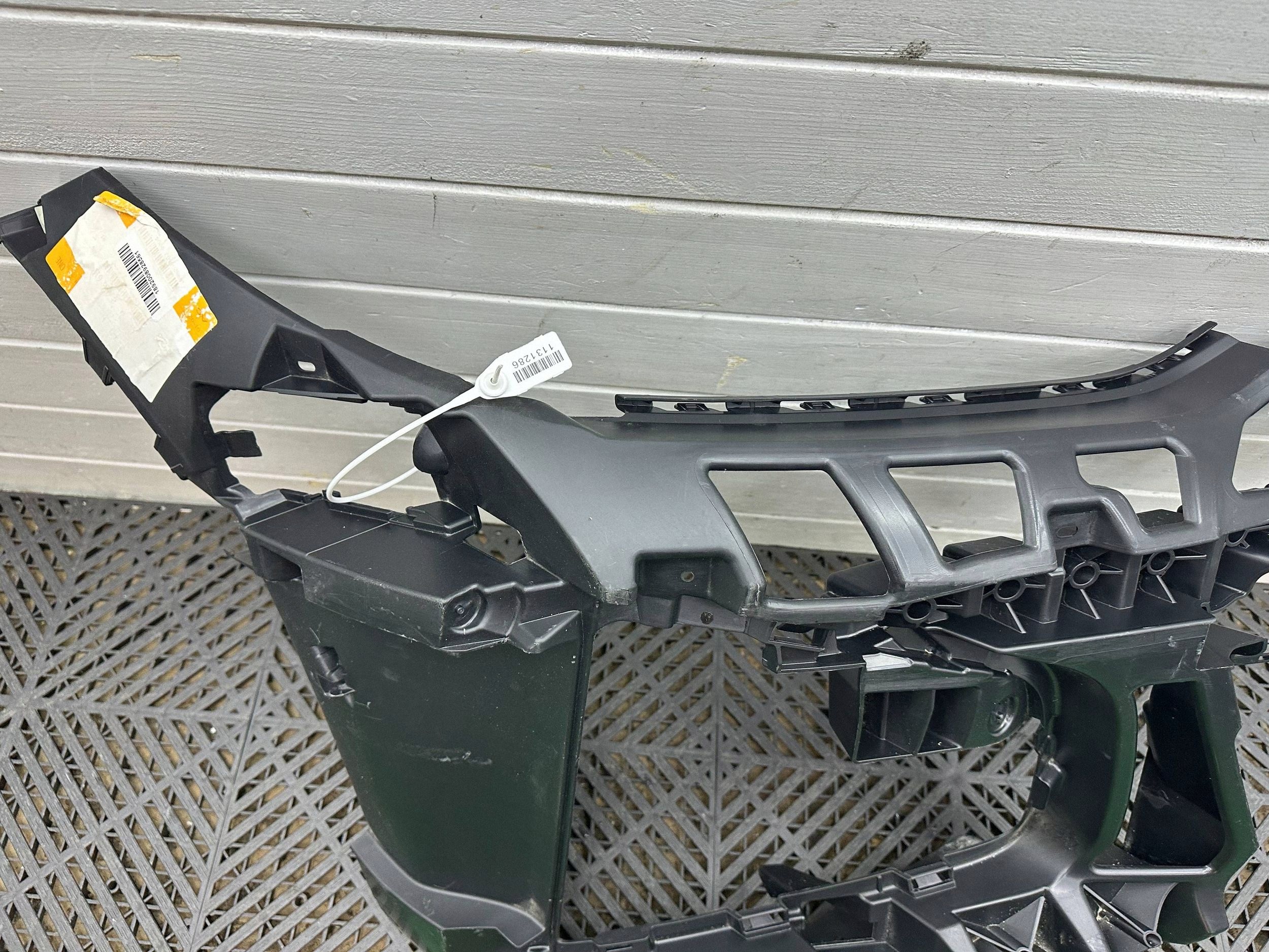 bumper bracket of the front front side right BMW 4 G26 M PAKIET 8078612