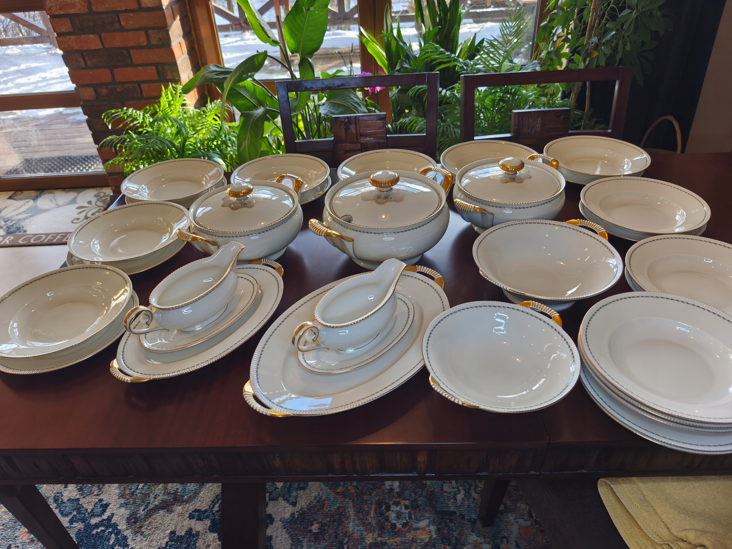 Sorau,serwis obiadowy dla 12 osób.