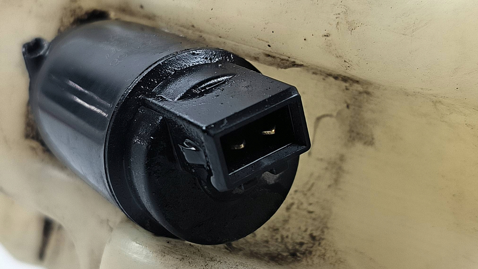 washer fluid tank 1.6 8V OPEL ASTRA G
