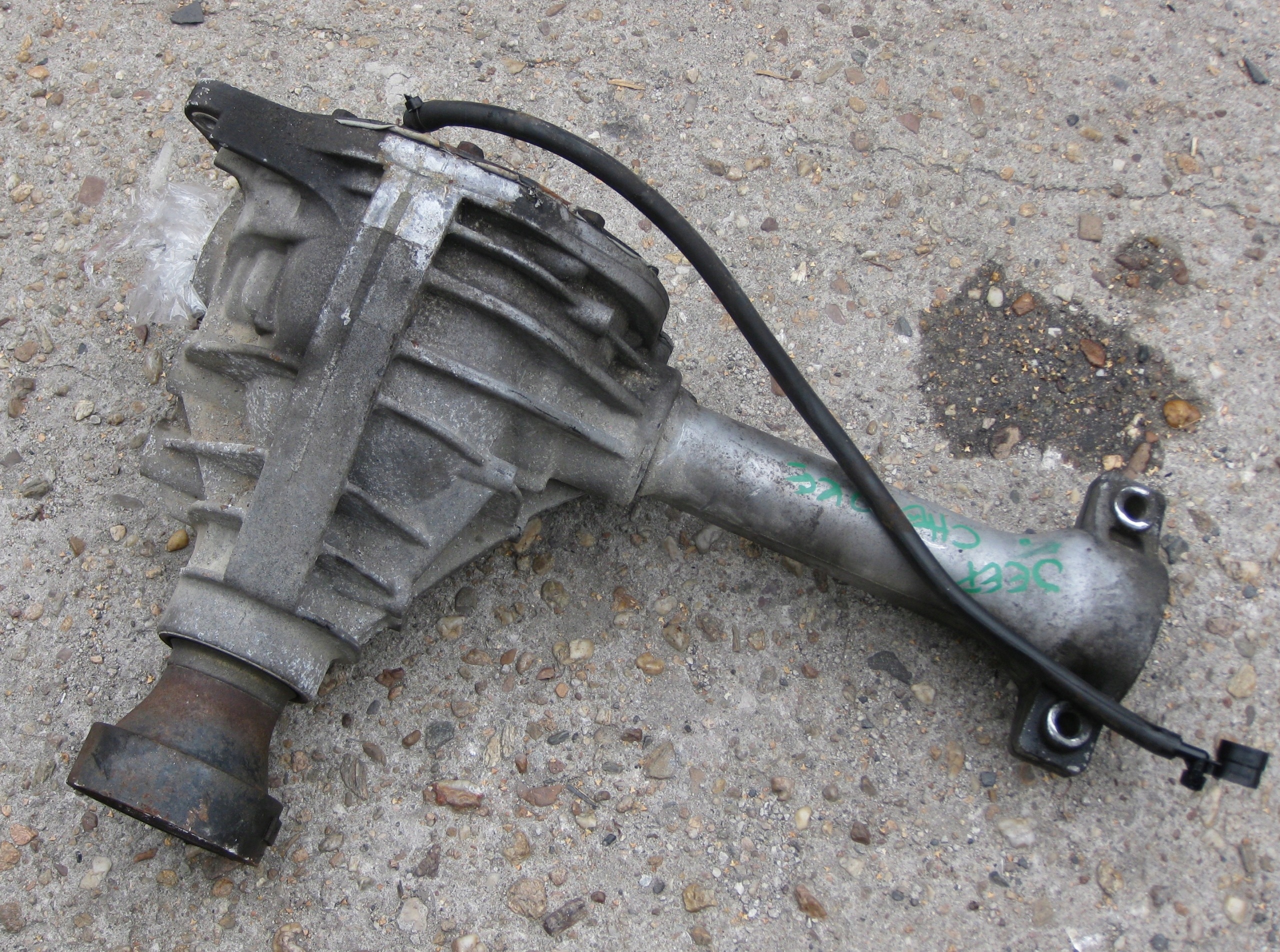 JEEP CHEROKEE LIBERTY KJ 2.5 CRDI differential diff front 3.73 P52114038AB