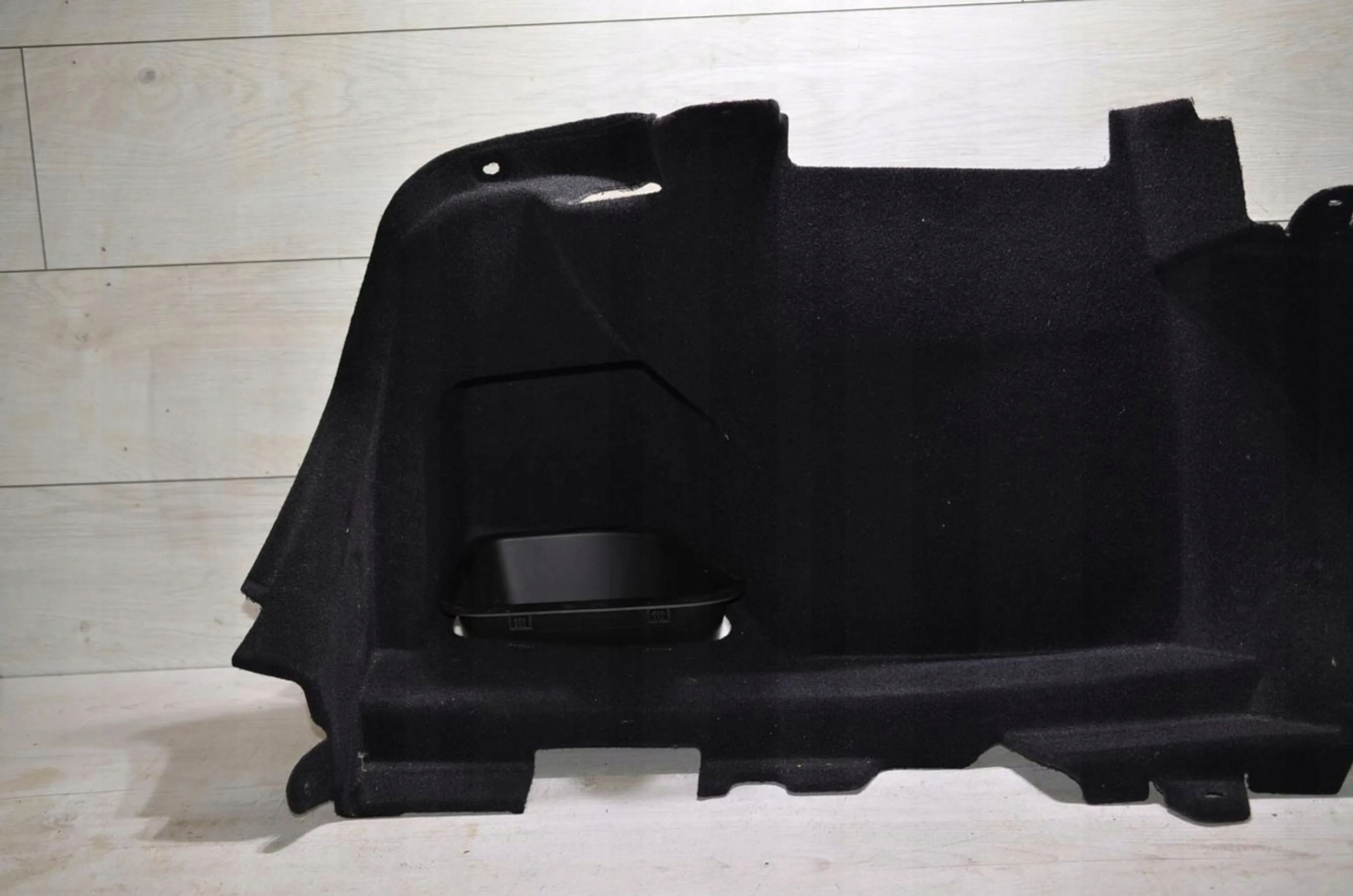Alfa Romeo Giulia 2021 left side boot upholstery