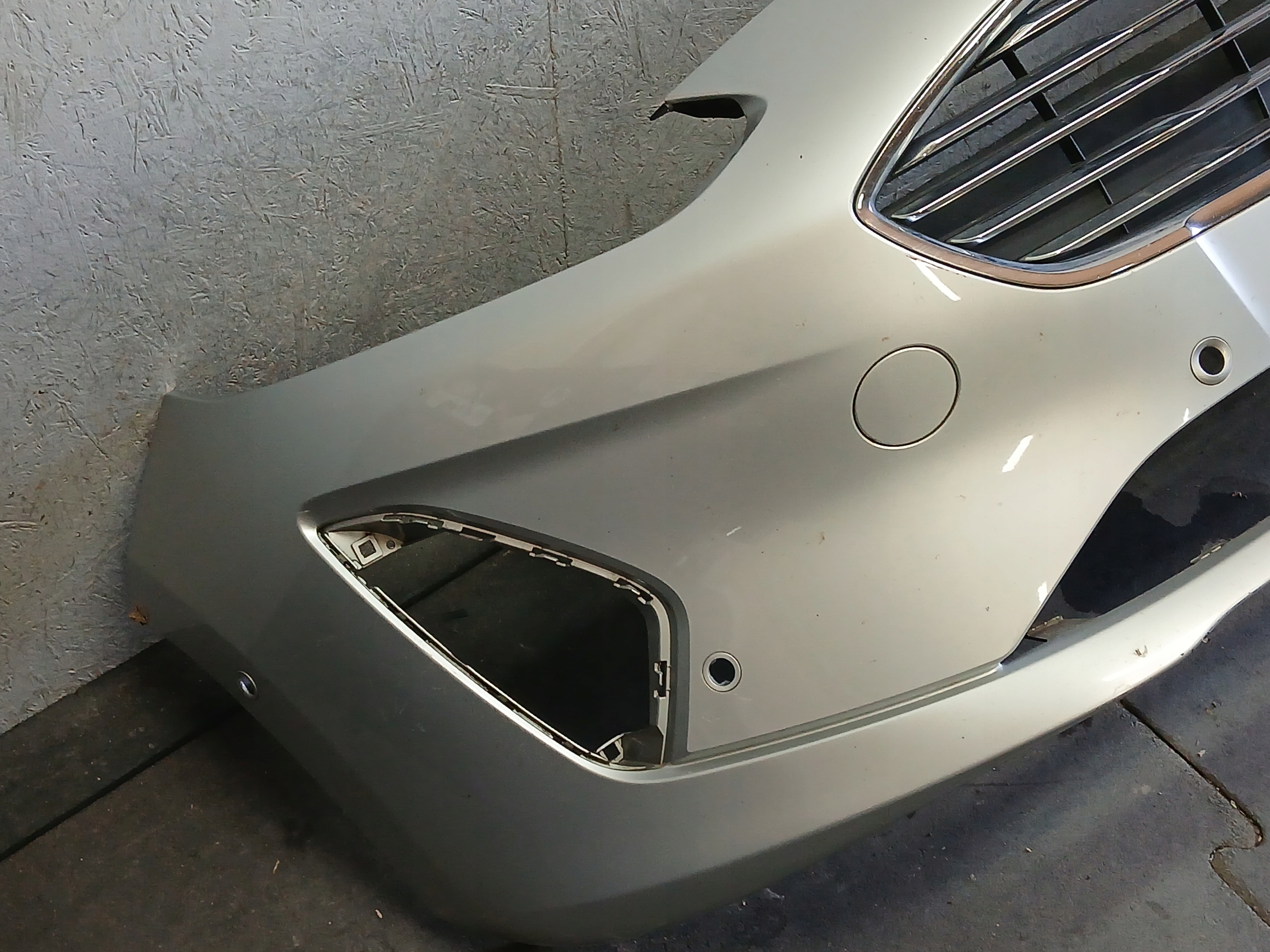bumper front FORD FIESTA MK8
