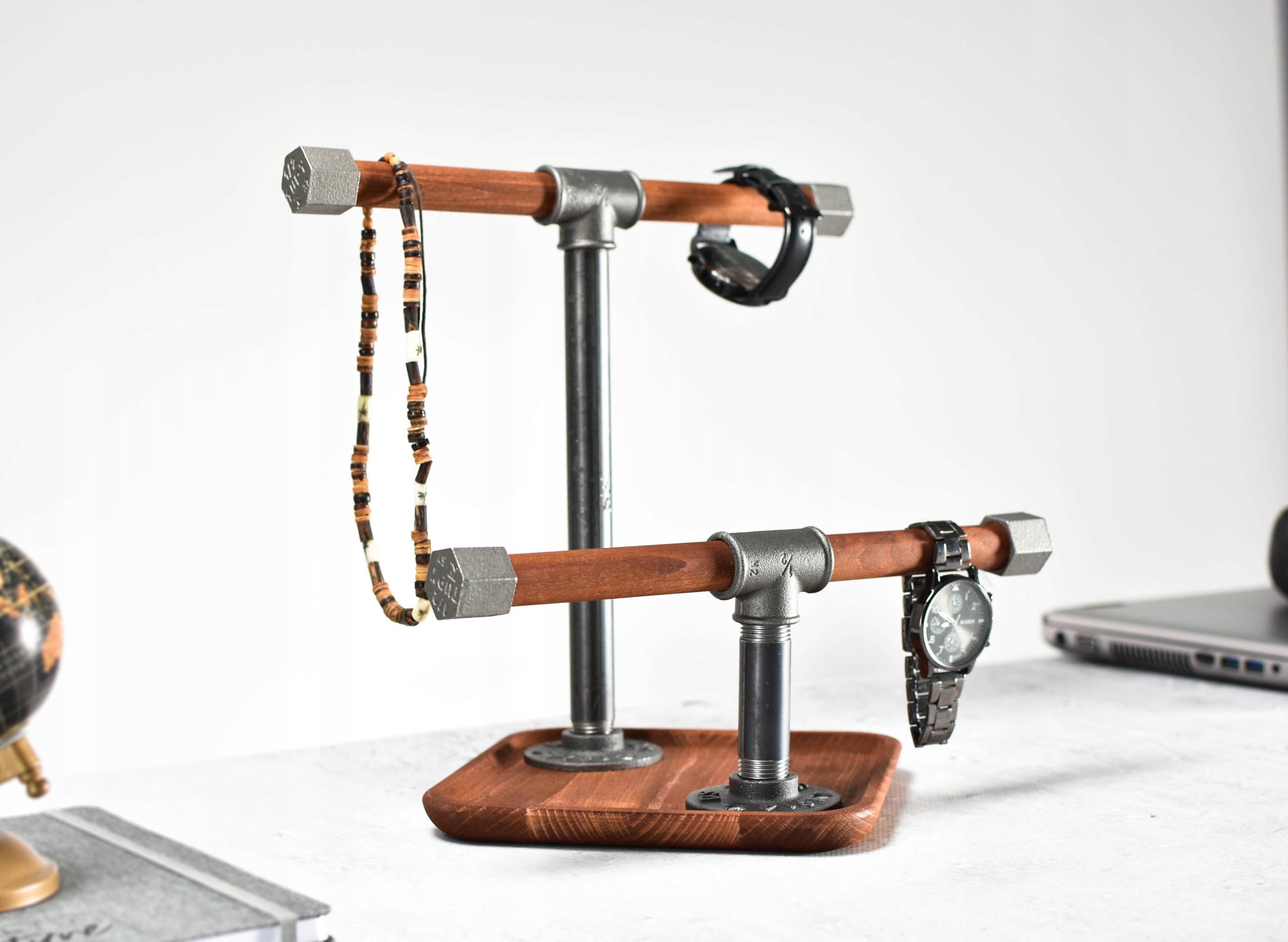 Organizér loft hodinky stojan věšák šperky řetízky psací stůl