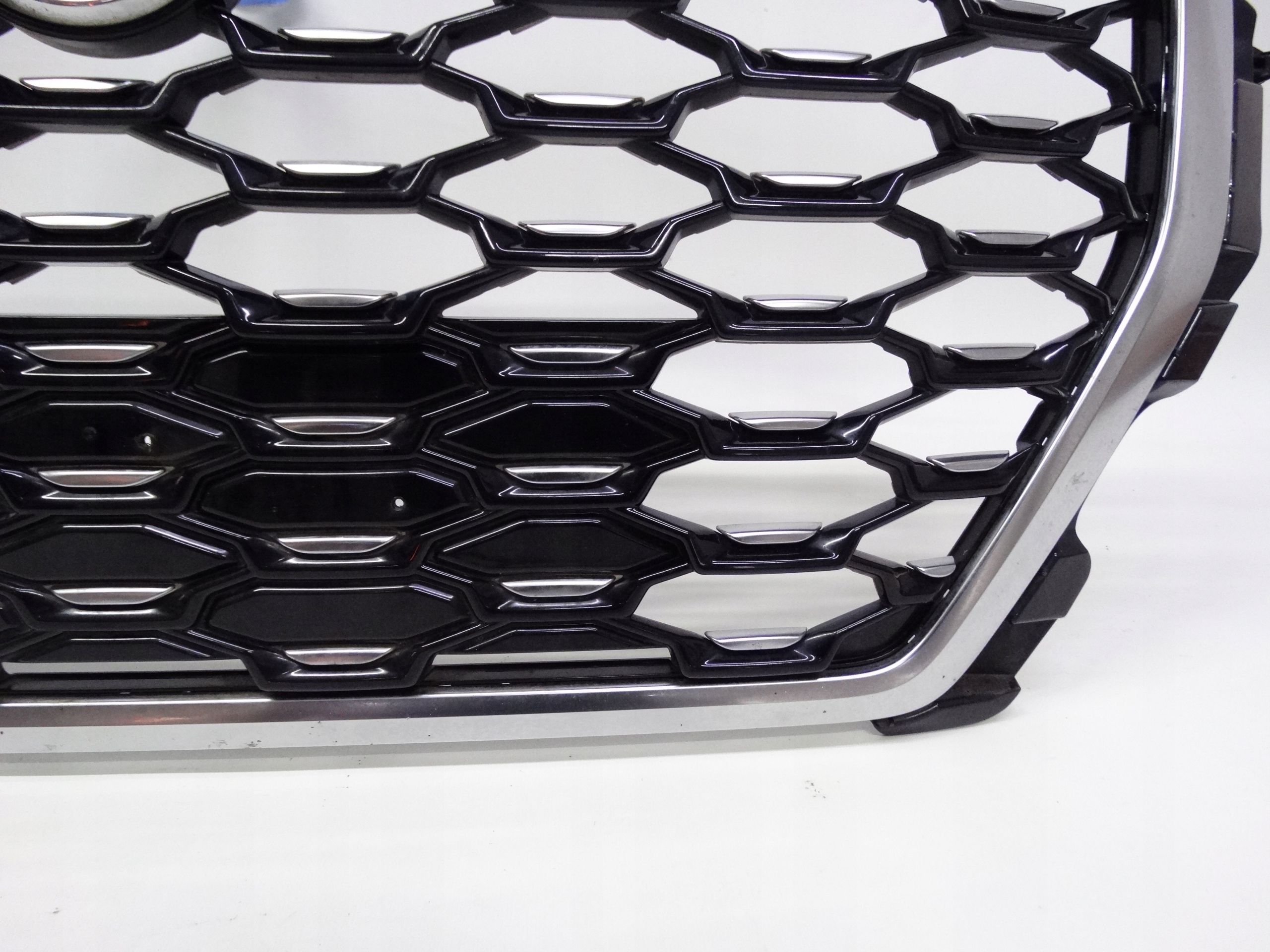 Audi Q3 Kühlergrill FRONTGRILL Kühlergitter 83F853651BJ - Thumbnail 9