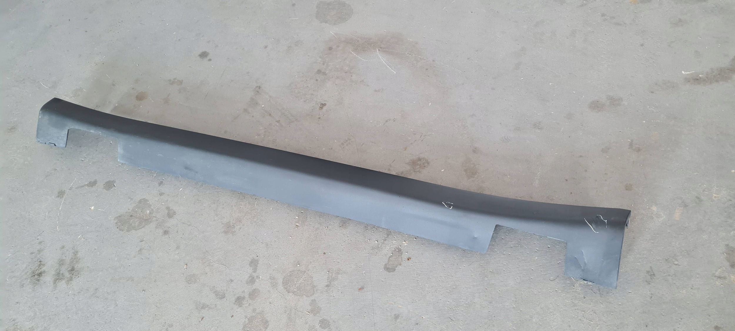 Jeep Grand Cherokee WL 2022 moulding cap threshold left KROTKI 6PZ87TRMAC
