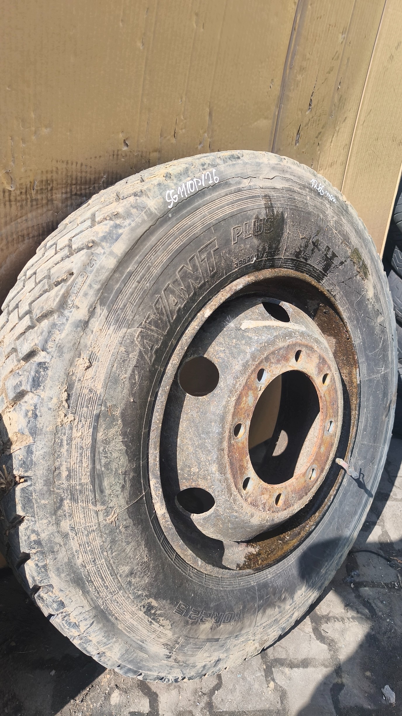 wheels tyres CIEZAROWE 2x SAWA AVANT plus 10R22.5