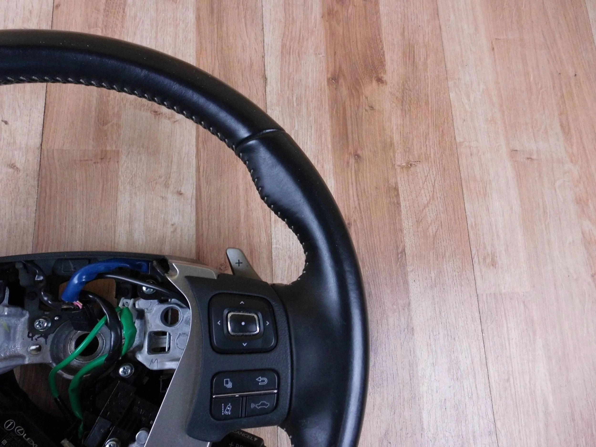Lexus NX300H steering wheel, with shifting 45100-76100-C4
