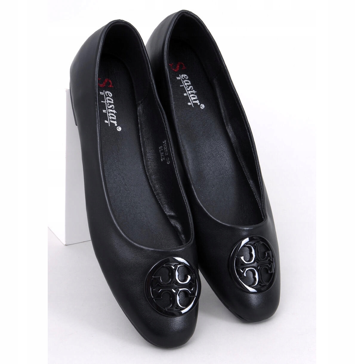 Czarne Inny materiał Skóra ekologiczna r.39 Kod producenta BM191306