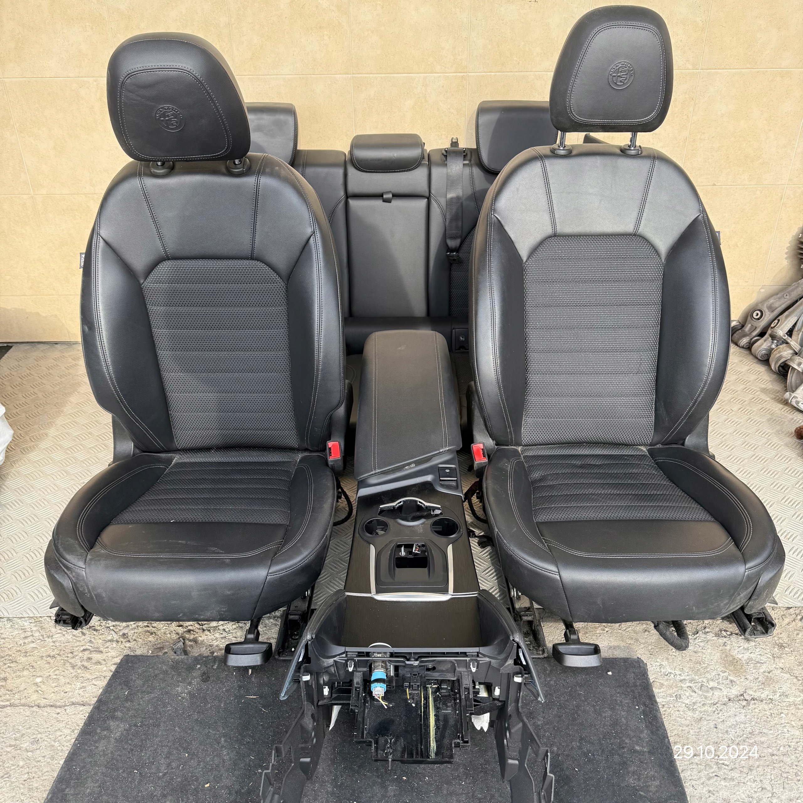 SITZE HALBLEDER TUNEL SITZ ALFA ROMEO STELVIO