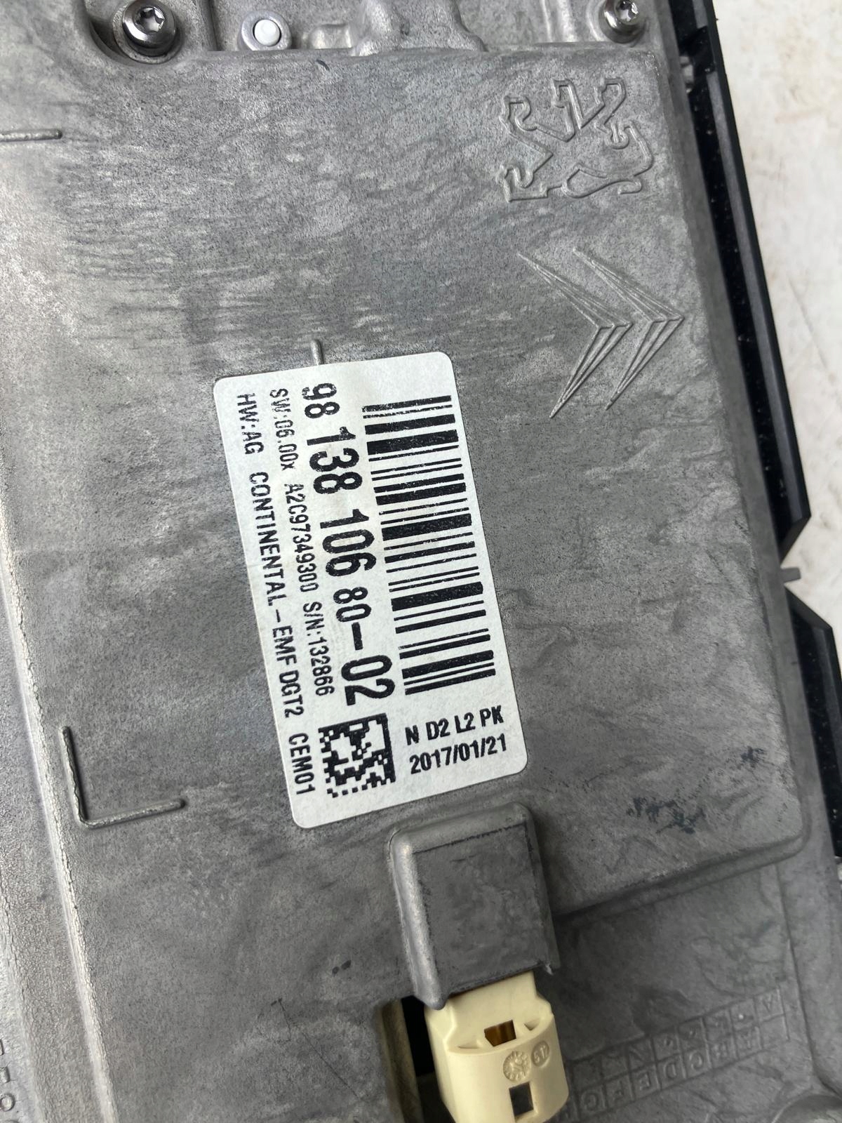EKRAN display navigation devices C4 II B7 LIFT 9813810680