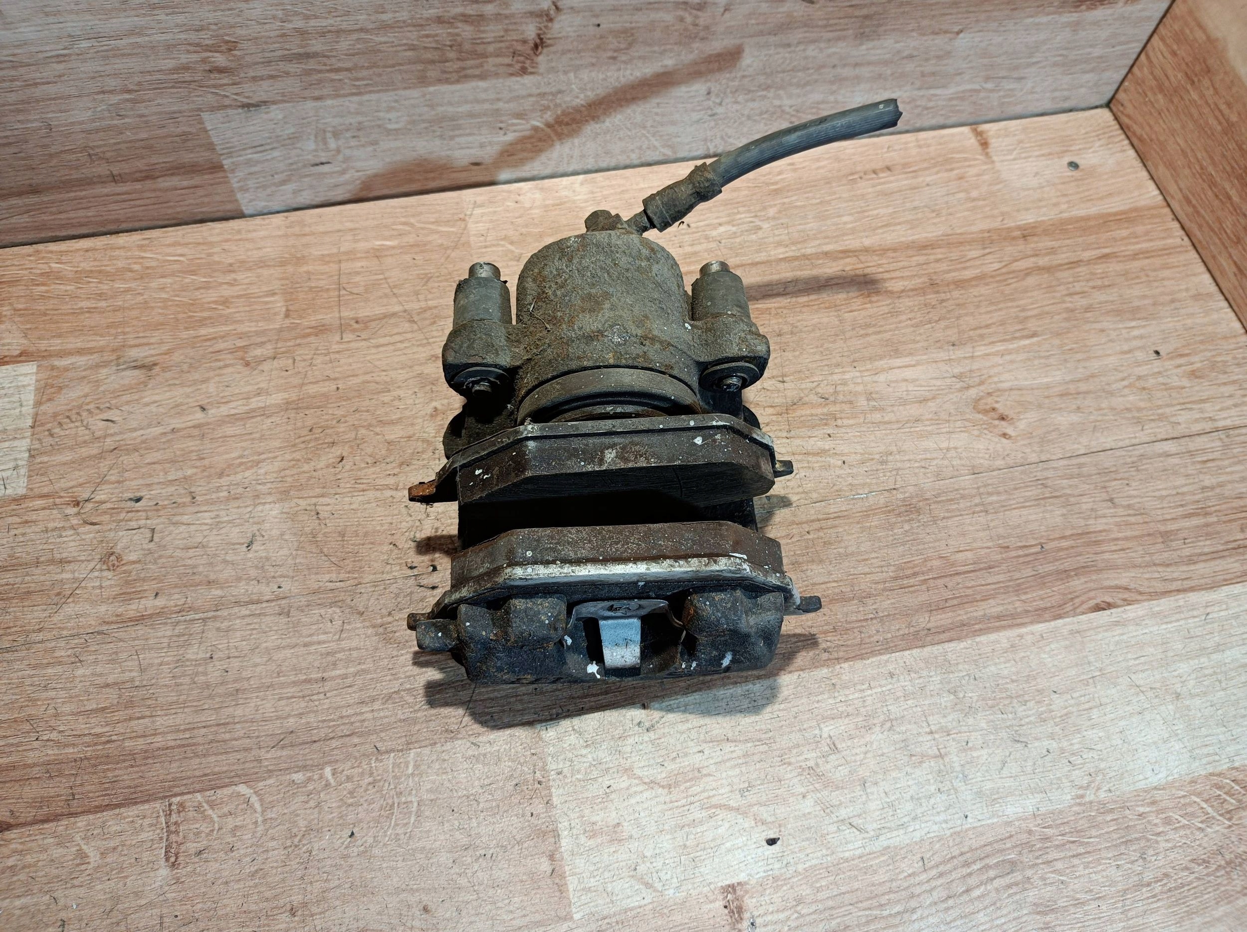 caliper brake front right Volkswagen Jetta III