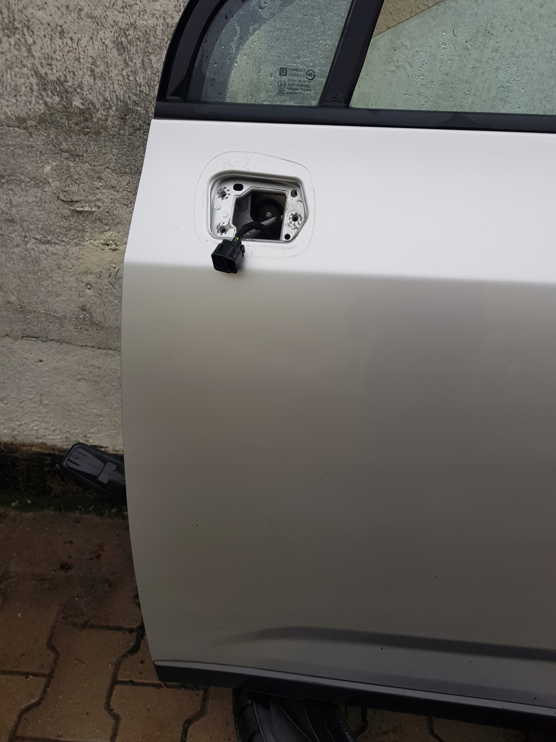 CHEVROLET ORLANDO door left front GAN 2011R