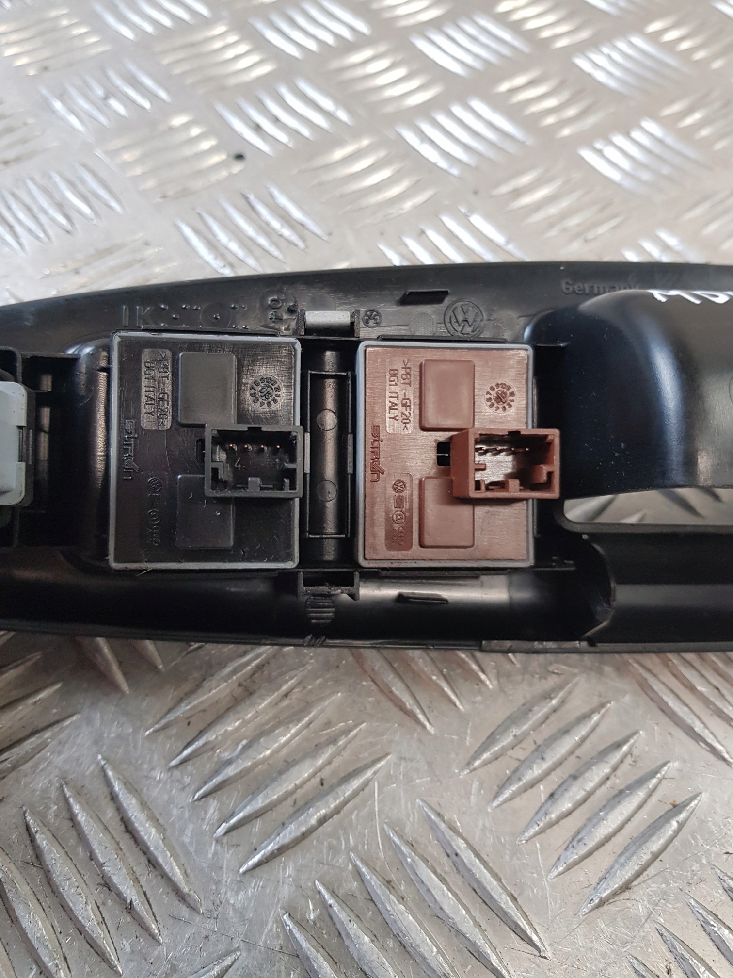 control panel of the window 6Q1867171F VW POLO IV 01R