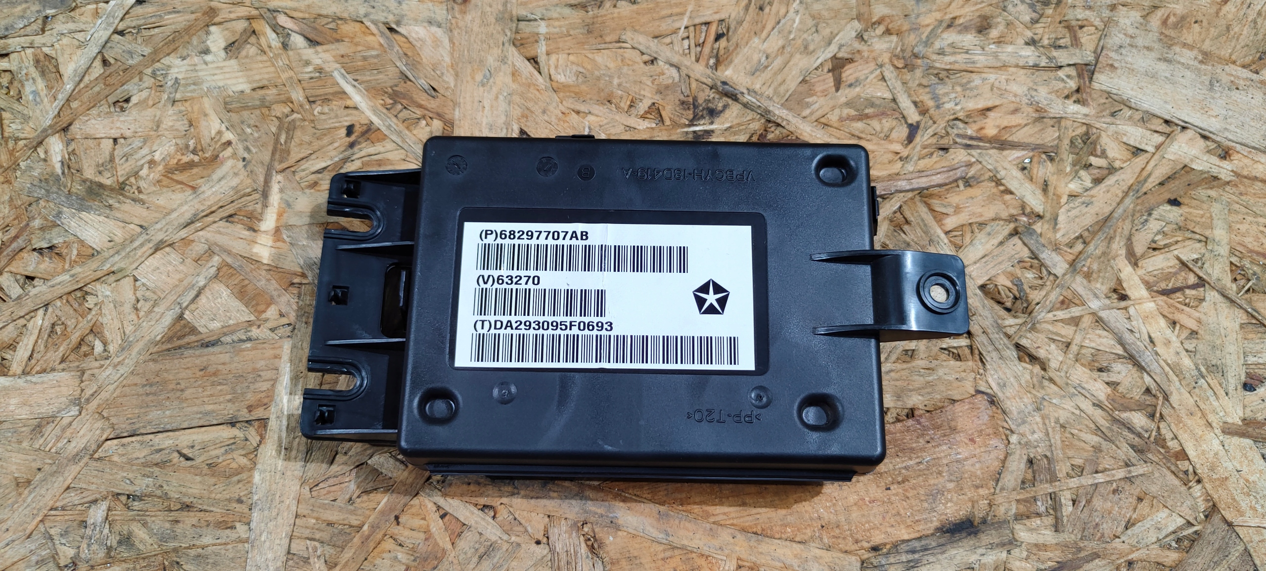 68297707AB - Модуль управления вентиляцией Charger Challenger 2015-